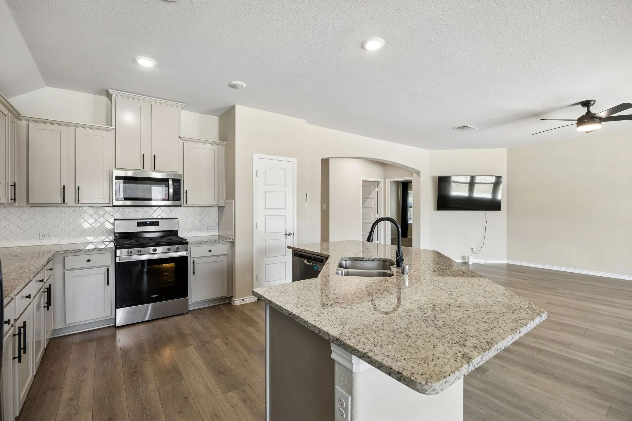 Single Family Residence For Sale in Denton County , 3016 Frio Road, Little Elm, Texas 75068, 3 Bedroom, 2 Bathroom, 2 Garage spaces, 1,705 Sqft, built in 2020, mls#21361614, Real Estate Agent in Little Elm, Homes For Sale in Denton county, Homes For Sale in Little Elm, Realtor in Little Elm Texas, Real Estate Brokerage Independent Realty Texas, Luminita Cordes Realtor