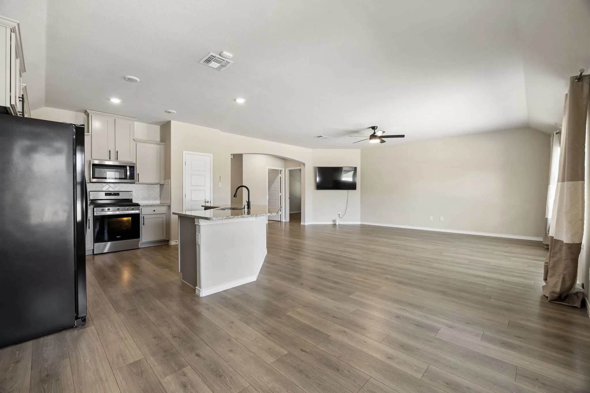 Single Family Residence For Sale in Denton County , 3016 Frio Road, Little Elm, Texas 75068, 3 Bedroom, 2 Bathroom, 2 Garage spaces, 1,705 Sqft, built in 2020, mls#21361614, Real Estate Agent in Little Elm, Homes For Sale in Denton county, Homes For Sale in Little Elm, Realtor in Little Elm Texas, Real Estate Brokerage Independent Realty Texas, Luminita Cordes Realtor