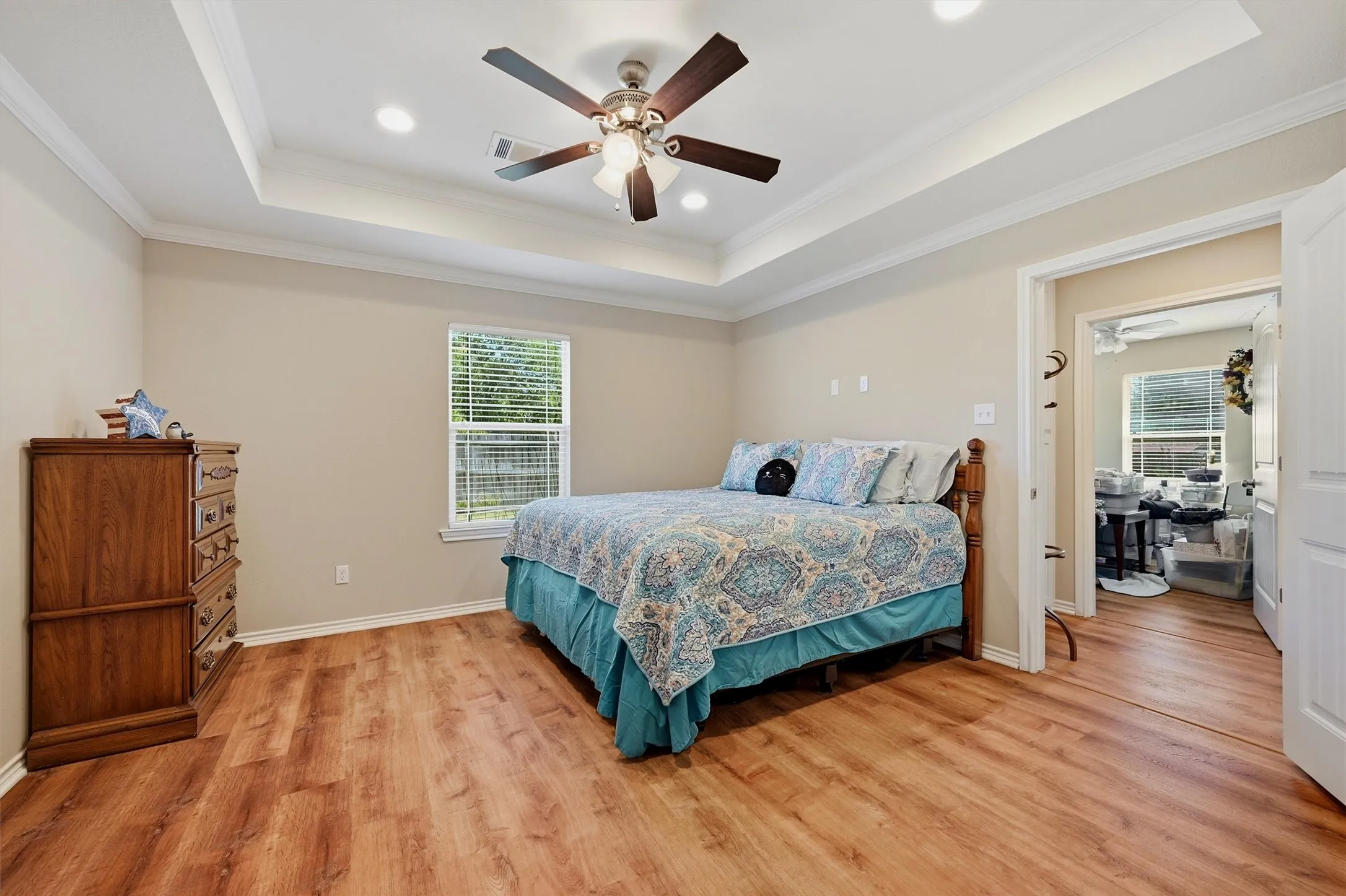 Single Family Residence For Sale in Grayson County , 305 E Bonham, Tom Bean, Texas 75489, 3 Bedroom, 2 Bathroom, 1 Garage spaces, 1,600 Sqft, built in 2017, mls#21361552, Real Estate Agent in Tom Bean, Homes For Sale in Grayson county, Homes For Sale in Tom Bean, Realtor in Tom Bean Texas, Real Estate Brokerage Independent Realty Texas, Luminita Cordes Realtor