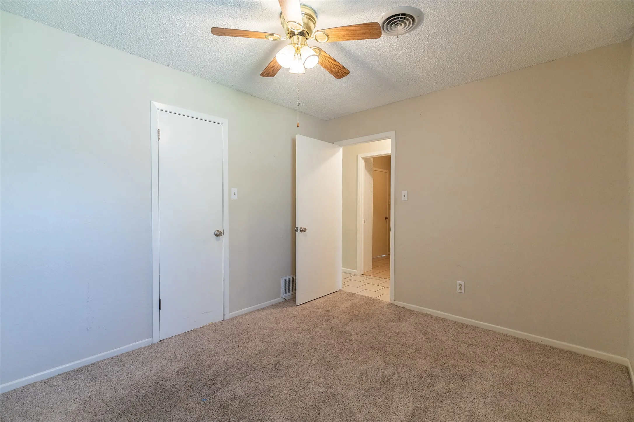 Single Family Residence For Sale in Callahan County , 426 Pleasant Lane, Clyde, Texas 79510, 3 Bedroom, 2 Bathroom, 2 Garage spaces, 1,705 Sqft, built in 1978, mls#21357444, Real Estate Agent in Clyde, Homes For Sale in Callahan county, Homes For Sale in Clyde, Realtor in Clyde Texas, Real Estate Brokerage Independent Realty Texas, Luminita Cordes Realtor
