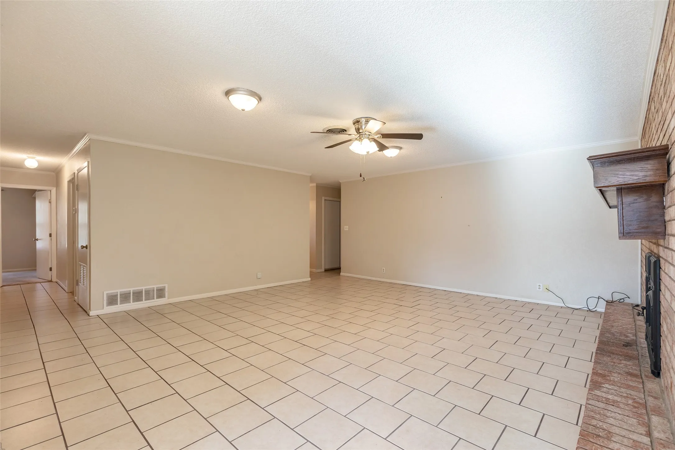 Single Family Residence For Sale in Callahan County , 426 Pleasant Lane, Clyde, Texas 79510, 3 Bedroom, 2 Bathroom, 2 Garage spaces, 1,705 Sqft, built in 1978, mls#21357444, Real Estate Agent in Clyde, Homes For Sale in Callahan county, Homes For Sale in Clyde, Realtor in Clyde Texas, Real Estate Brokerage Independent Realty Texas, Luminita Cordes Realtor