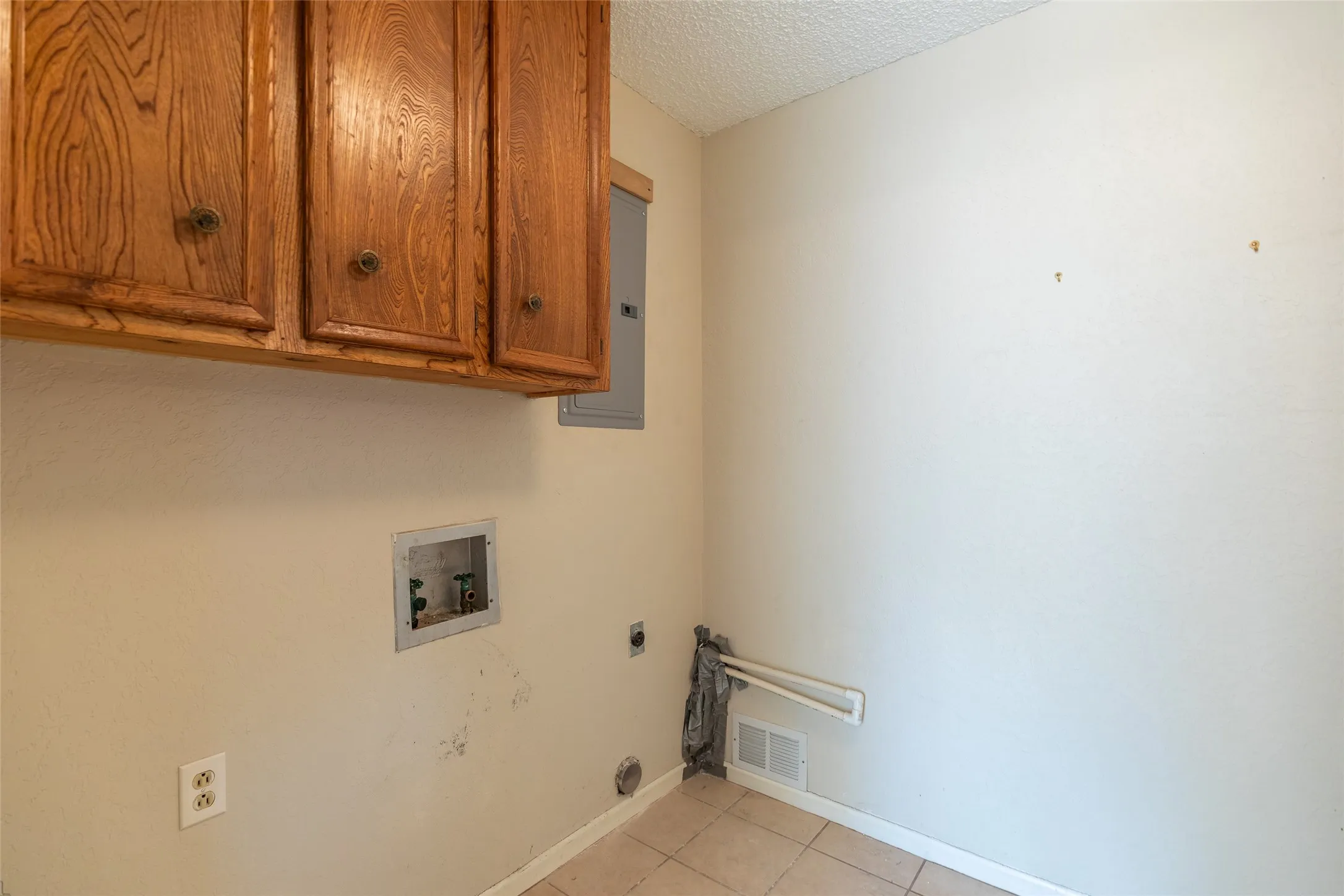 Single Family Residence For Sale in Callahan County , 426 Pleasant Lane, Clyde, Texas 79510, 3 Bedroom, 2 Bathroom, 2 Garage spaces, 1,705 Sqft, built in 1978, mls#21357444, Real Estate Agent in Clyde, Homes For Sale in Callahan county, Homes For Sale in Clyde, Realtor in Clyde Texas, Real Estate Brokerage Independent Realty Texas, Luminita Cordes Realtor