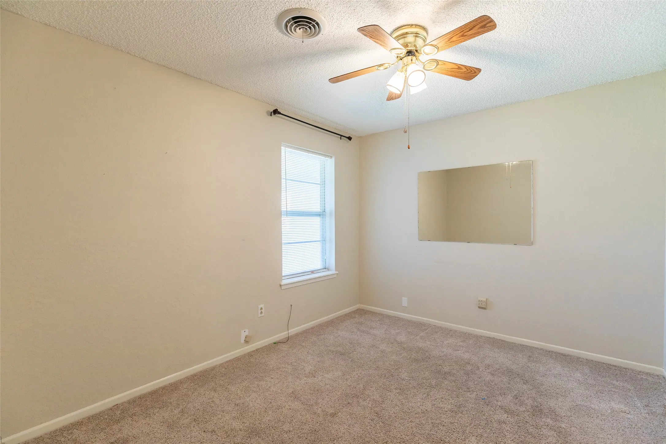 Single Family Residence For Sale in Callahan County , 426 Pleasant Lane, Clyde, Texas 79510, 3 Bedroom, 2 Bathroom, 2 Garage spaces, 1,705 Sqft, built in 1978, mls#21357444, Real Estate Agent in Clyde, Homes For Sale in Callahan county, Homes For Sale in Clyde, Realtor in Clyde Texas, Real Estate Brokerage Independent Realty Texas, Luminita Cordes Realtor