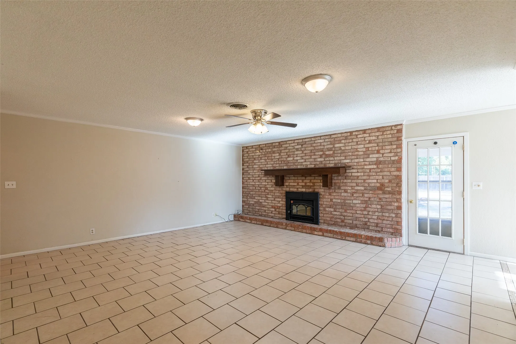 Single Family Residence For Sale in Callahan County , 426 Pleasant Lane, Clyde, Texas 79510, 3 Bedroom, 2 Bathroom, 2 Garage spaces, 1,705 Sqft, built in 1978, mls#21357444, Real Estate Agent in Clyde, Homes For Sale in Callahan county, Homes For Sale in Clyde, Realtor in Clyde Texas, Real Estate Brokerage Independent Realty Texas, Luminita Cordes Realtor