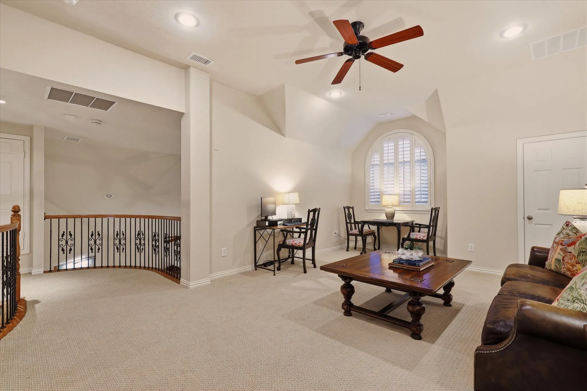Single Family Residence For Sale in Collin County , 2324 Harrisburg Lane, Plano, Texas 75025, 4 Bedroom, 4 Bathroom, 3 Garage spaces, 3,392 Sqft, built in 2003, mls#21358350, Real Estate Agent in Plano, Homes For Sale in Collin county, Homes For Sale in Plano, Realtor in Plano Texas, Real Estate Brokerage Independent Realty Texas, Luminita Cordes Realtor