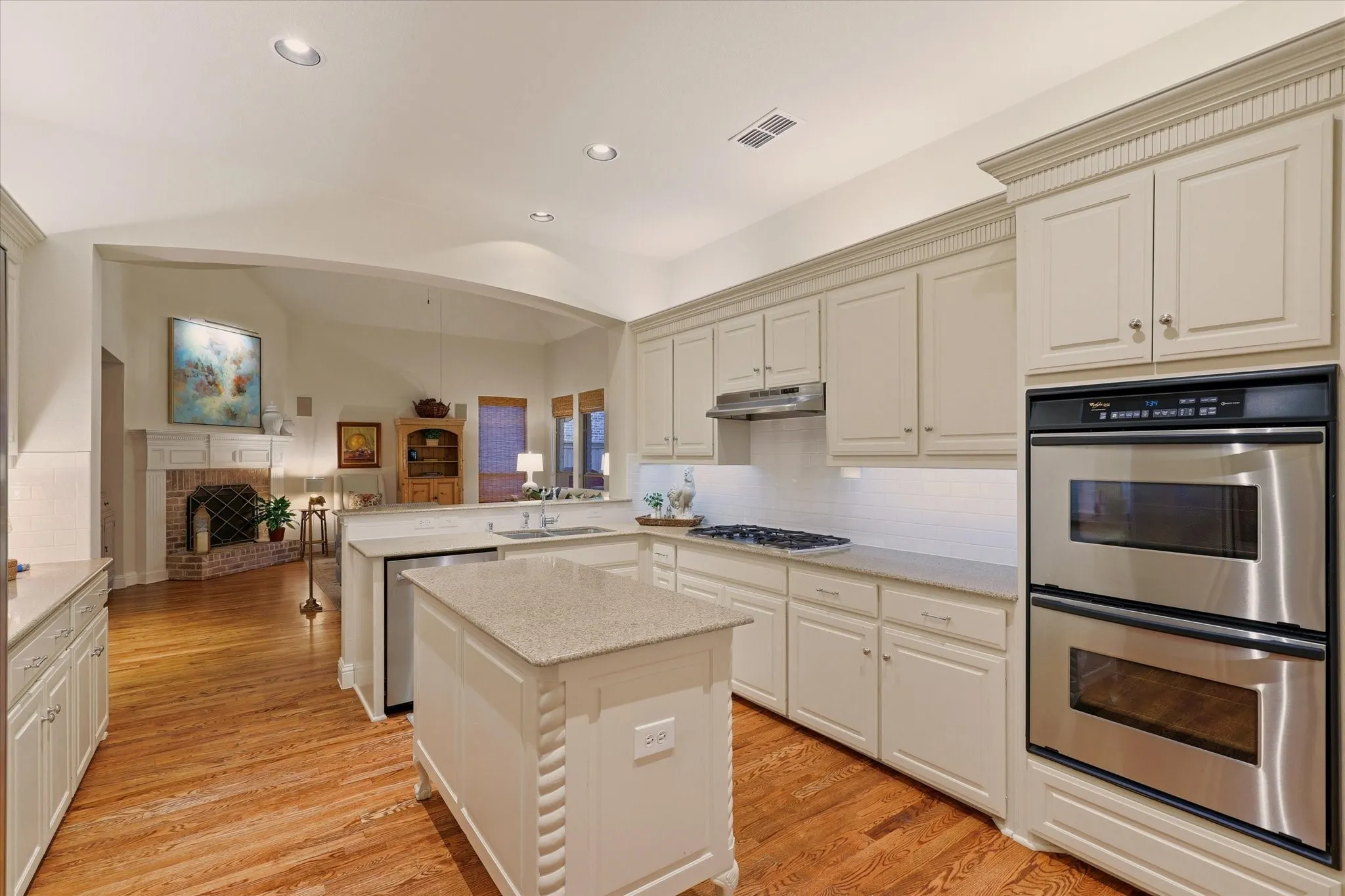 Single Family Residence For Sale in Collin County , 2324 Harrisburg Lane, Plano, Texas 75025, 4 Bedroom, 4 Bathroom, 3 Garage spaces, 3,392 Sqft, built in 2003, mls#21358350, Real Estate Agent in Plano, Homes For Sale in Collin county, Homes For Sale in Plano, Realtor in Plano Texas, Real Estate Brokerage Independent Realty Texas, Luminita Cordes Realtor