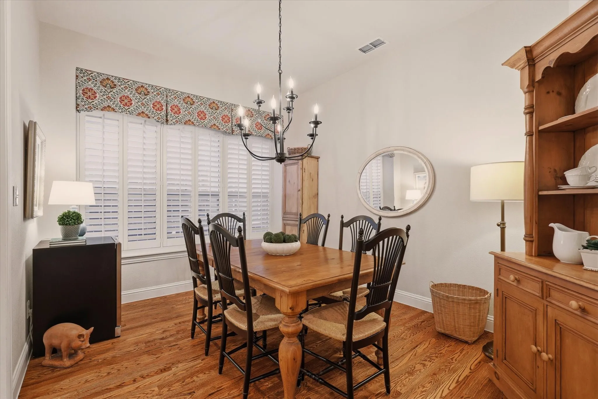 Single Family Residence For Sale in Collin County , 2324 Harrisburg Lane, Plano, Texas 75025, 4 Bedroom, 4 Bathroom, 3 Garage spaces, 3,392 Sqft, built in 2003, mls#21358350, Real Estate Agent in Plano, Homes For Sale in Collin county, Homes For Sale in Plano, Realtor in Plano Texas, Real Estate Brokerage Independent Realty Texas, Luminita Cordes Realtor