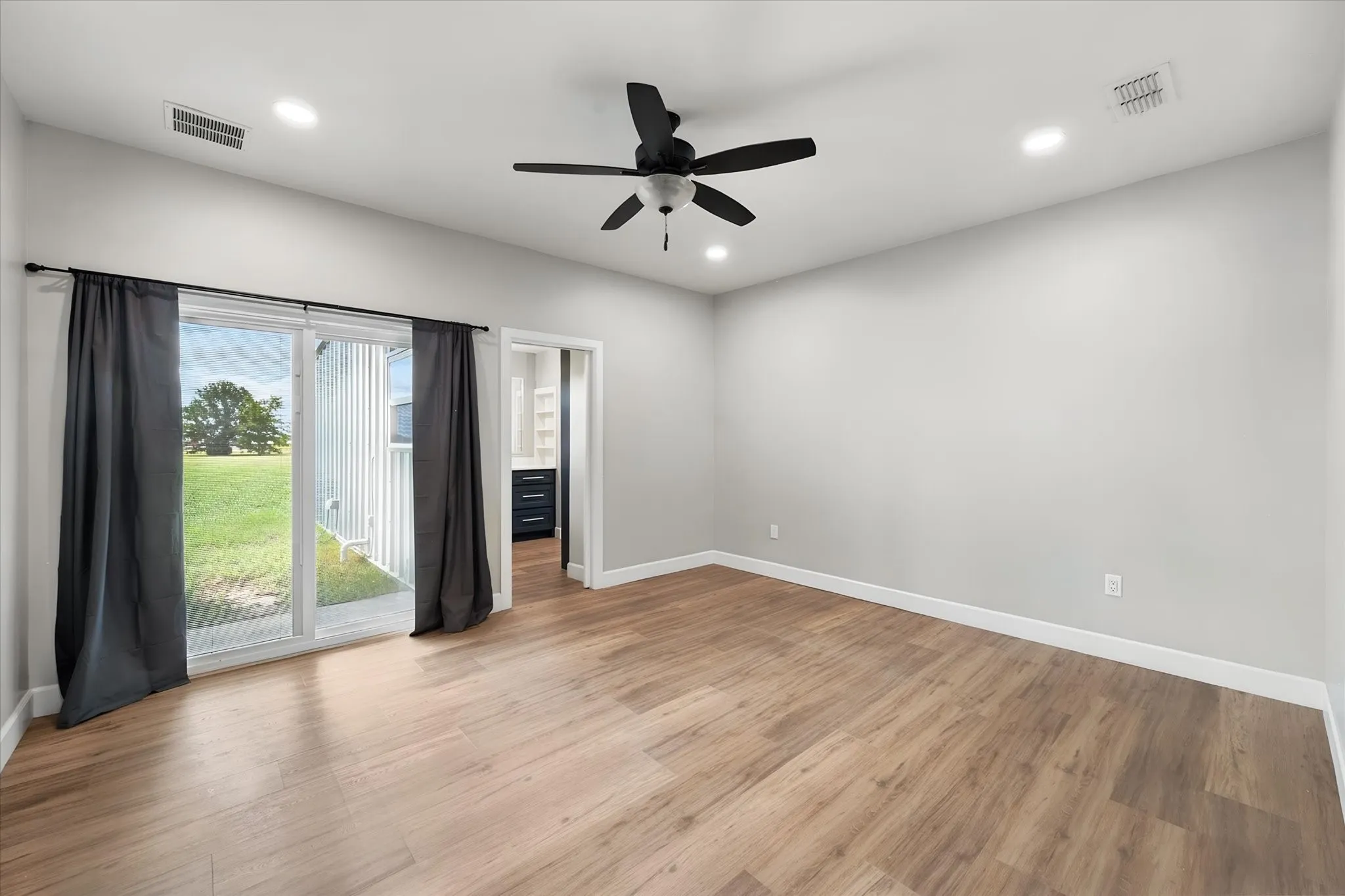 Duplex For Rent in Navarro County , 140 Caddo Trail A, Corsicana, Texas 75109, 1 Bedroom, 1 Bathroom, Garage spaces, 1,000 Sqft, built in 2022, mls#21360439, Real Estate Agent in Corsicana, Homes For Rent in Navarro county, Homes For Rent in Corsicana, Realtor in Corsicana Texas, Real Estate Brokerage Independent Realty Texas, Luminita Cordes Realtor