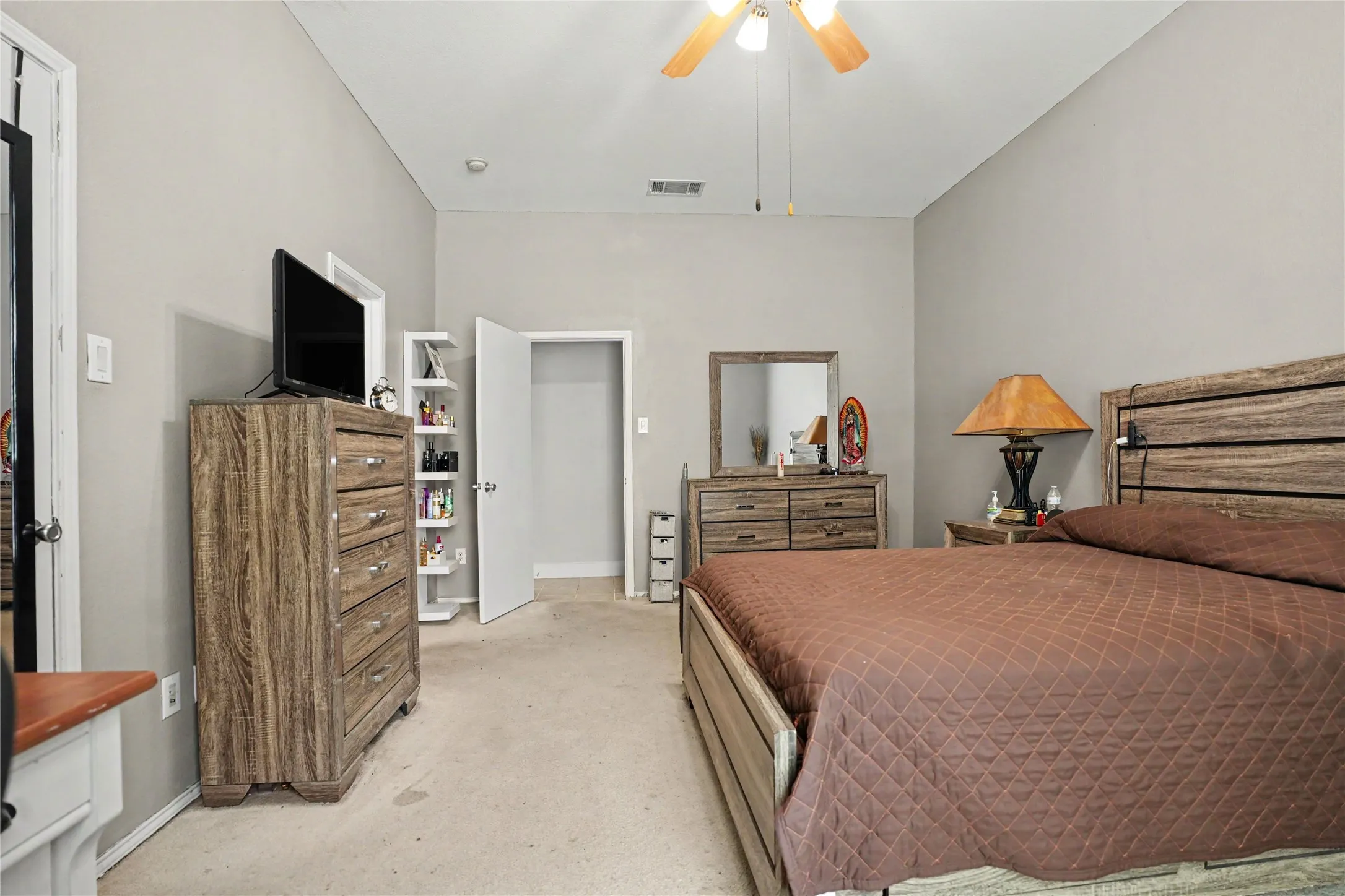 Single Family Residence For Sale in Dallas County , 1333 Illinois Avenue, Lancaster, Texas 75134, 3 Bedroom, 2 Bathroom, Garage spaces, 1,788 Sqft, built in 2006, mls#21360224, Real Estate Agent in Lancaster, Homes For Sale in Dallas county, Homes For Sale in Lancaster, Realtor in Lancaster Texas, Real Estate Brokerage Independent Realty Texas, Luminita Cordes Realtor