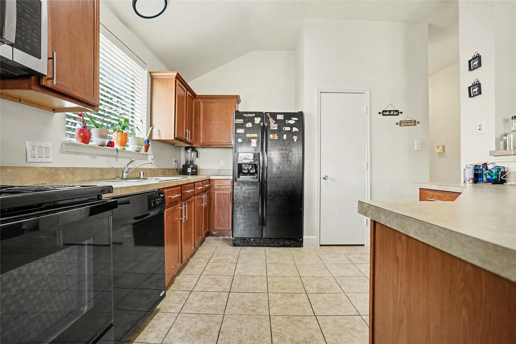 Single Family Residence For Sale in Dallas County , 1333 Illinois Avenue, Lancaster, Texas 75134, 3 Bedroom, 2 Bathroom, Garage spaces, 1,788 Sqft, built in 2006, mls#21360224, Real Estate Agent in Lancaster, Homes For Sale in Dallas county, Homes For Sale in Lancaster, Realtor in Lancaster Texas, Real Estate Brokerage Independent Realty Texas, Luminita Cordes Realtor