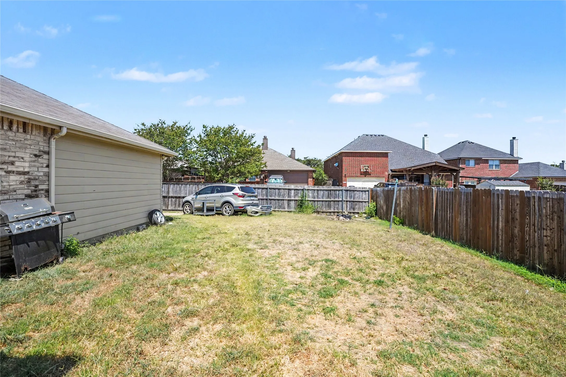 Single Family Residence For Sale in Dallas County , 1333 Illinois Avenue, Lancaster, Texas 75134, 3 Bedroom, 2 Bathroom, Garage spaces, 1,788 Sqft, built in 2006, mls#21360224, Real Estate Agent in Lancaster, Homes For Sale in Dallas county, Homes For Sale in Lancaster, Realtor in Lancaster Texas, Real Estate Brokerage Independent Realty Texas, Luminita Cordes Realtor