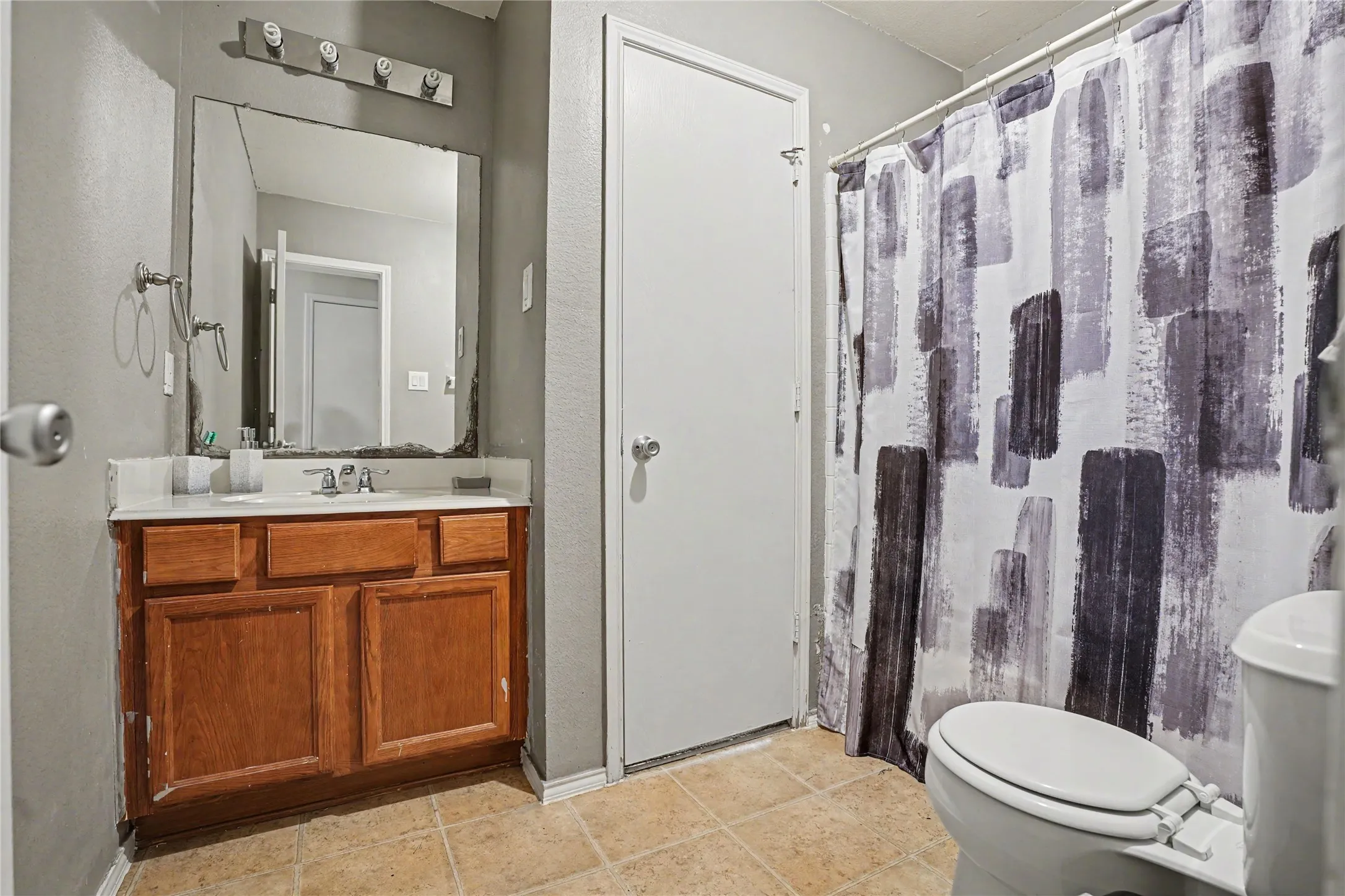 Single Family Residence For Sale in Dallas County , 1333 Illinois Avenue, Lancaster, Texas 75134, 3 Bedroom, 2 Bathroom, Garage spaces, 1,788 Sqft, built in 2006, mls#21360224, Real Estate Agent in Lancaster, Homes For Sale in Dallas county, Homes For Sale in Lancaster, Realtor in Lancaster Texas, Real Estate Brokerage Independent Realty Texas, Luminita Cordes Realtor