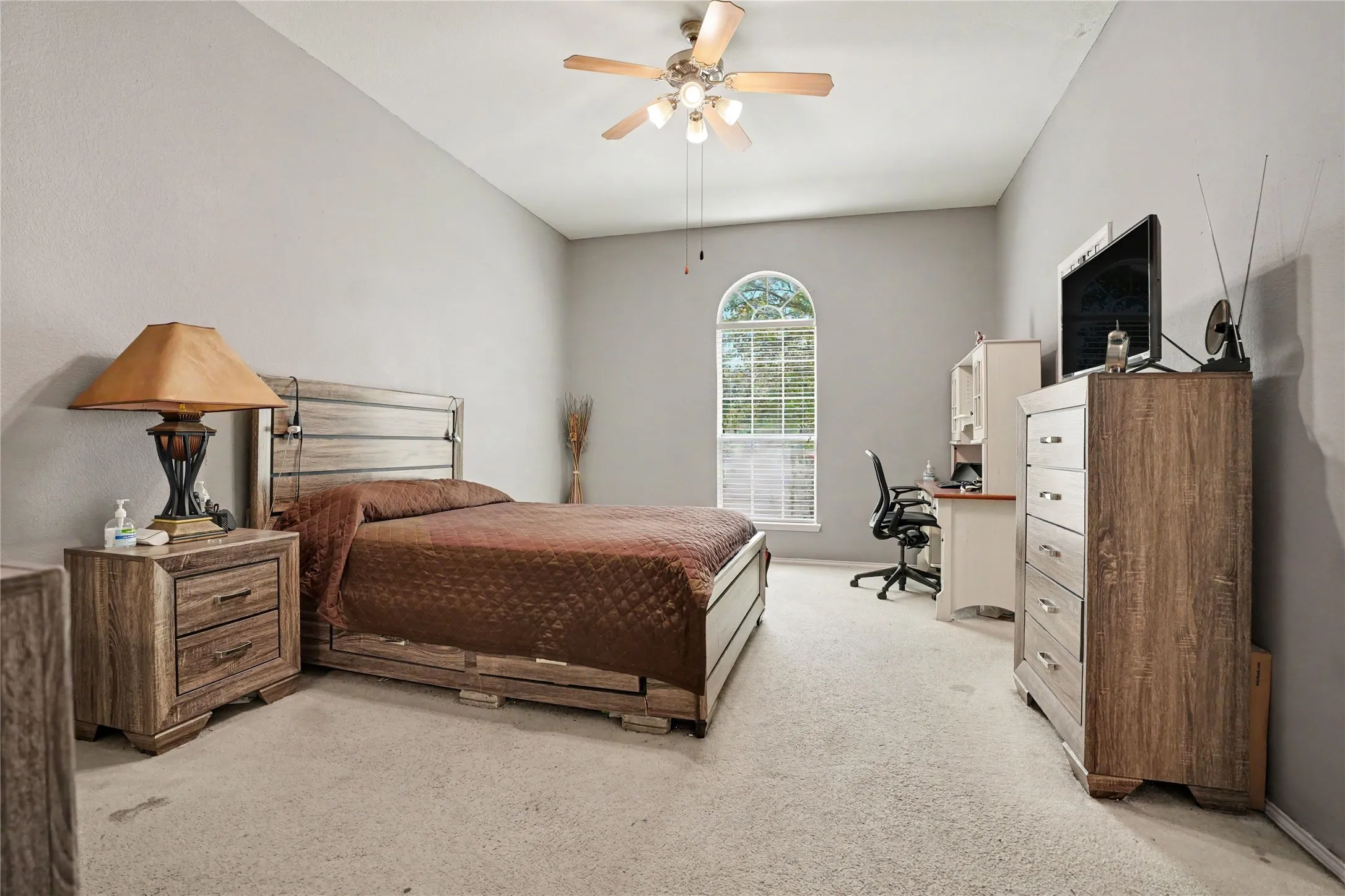Single Family Residence For Sale in Dallas County , 1333 Illinois Avenue, Lancaster, Texas 75134, 3 Bedroom, 2 Bathroom, Garage spaces, 1,788 Sqft, built in 2006, mls#21360224, Real Estate Agent in Lancaster, Homes For Sale in Dallas county, Homes For Sale in Lancaster, Realtor in Lancaster Texas, Real Estate Brokerage Independent Realty Texas, Luminita Cordes Realtor