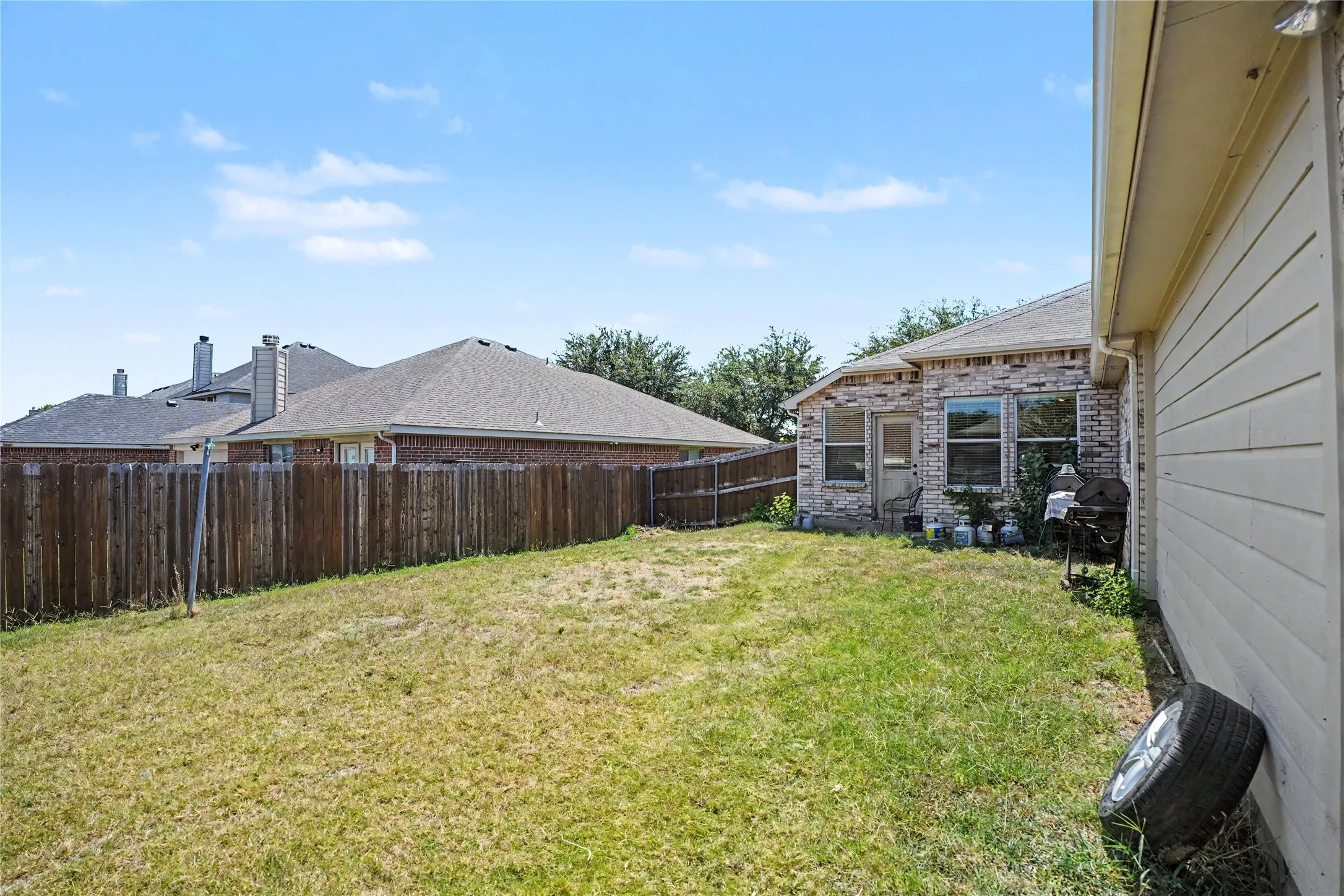 Single Family Residence For Sale in Dallas County , 1333 Illinois Avenue, Lancaster, Texas 75134, 3 Bedroom, 2 Bathroom, Garage spaces, 1,788 Sqft, built in 2006, mls#21360224, Real Estate Agent in Lancaster, Homes For Sale in Dallas county, Homes For Sale in Lancaster, Realtor in Lancaster Texas, Real Estate Brokerage Independent Realty Texas, Luminita Cordes Realtor