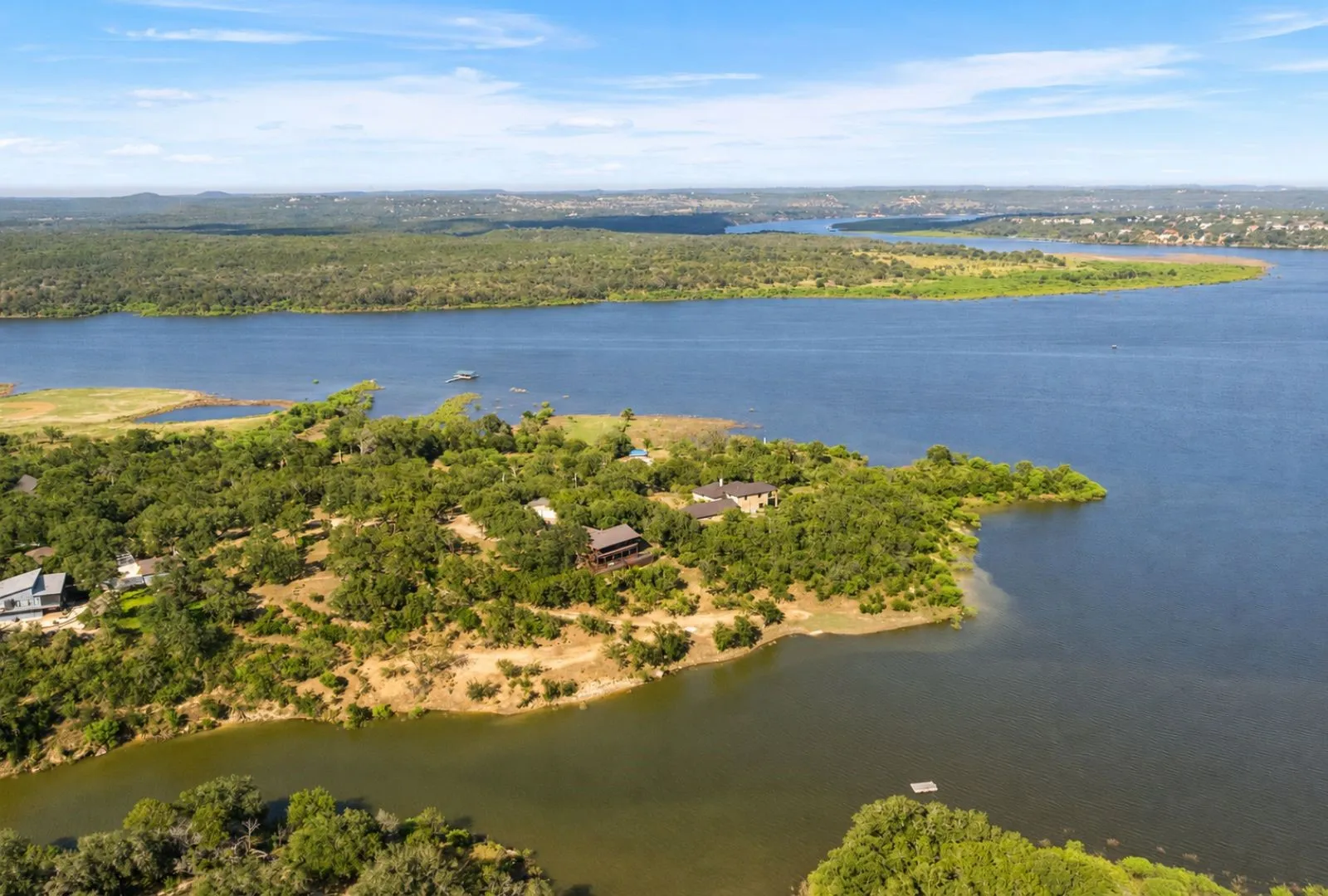 Single Family Residence For Sale in Burnet County , 129 Jewel Lane, Spicewood, Texas 78669, 2 Bedroom, 3 Bathroom, Garage spaces, 2,050 Sqft, built in 1993, mls#21361860, Real Estate Agent in Spicewood, Homes For Sale in Burnet county, Homes For Sale in Spicewood, Realtor in Spicewood Texas, Real Estate Brokerage Independent Realty Texas, Luminita Cordes Realtor
