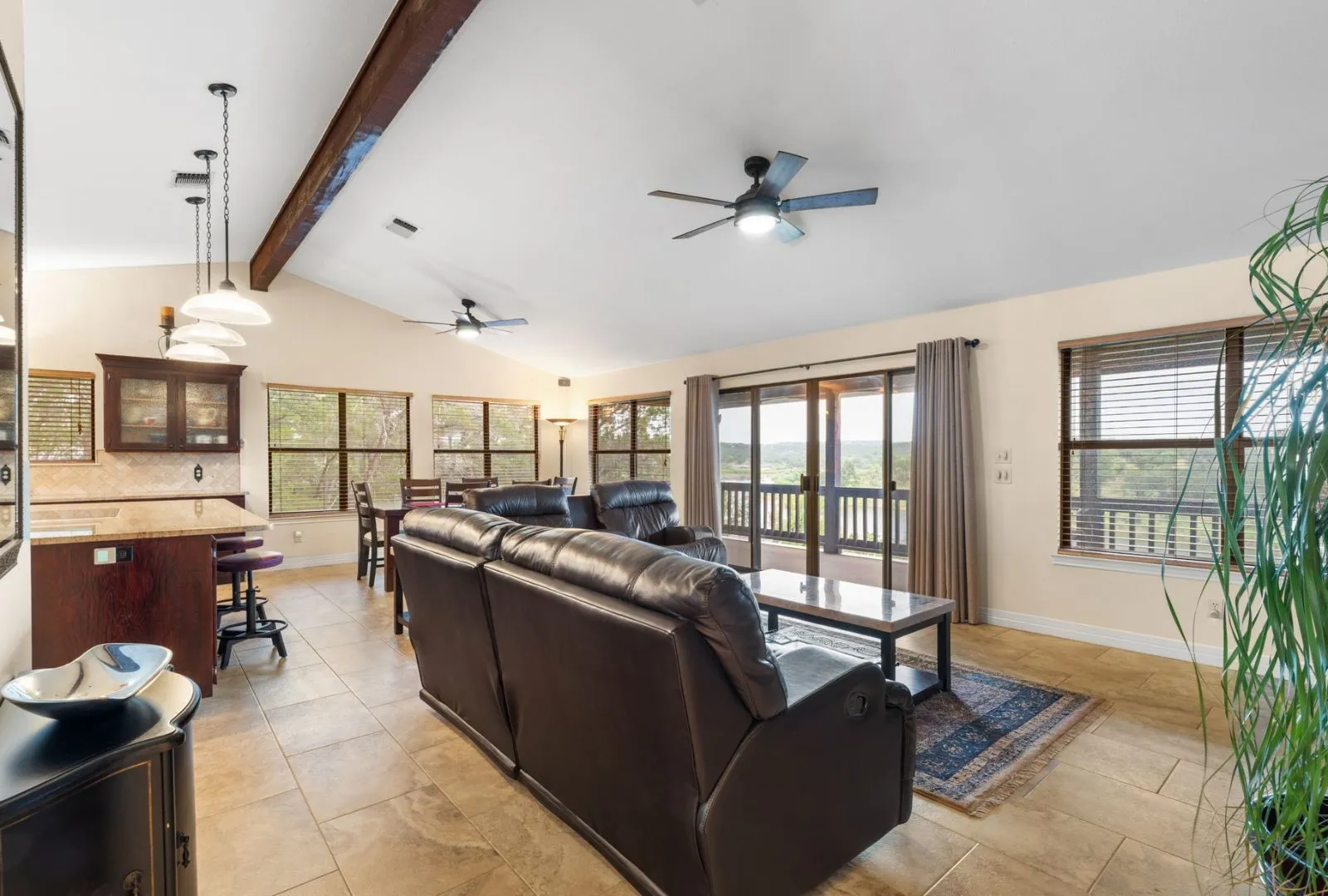 Single Family Residence For Sale in Burnet County , 129 Jewel Lane, Spicewood, Texas 78669, 2 Bedroom, 3 Bathroom, Garage spaces, 2,050 Sqft, built in 1993, mls#21361860, Real Estate Agent in Spicewood, Homes For Sale in Burnet county, Homes For Sale in Spicewood, Realtor in Spicewood Texas, Real Estate Brokerage Independent Realty Texas, Luminita Cordes Realtor