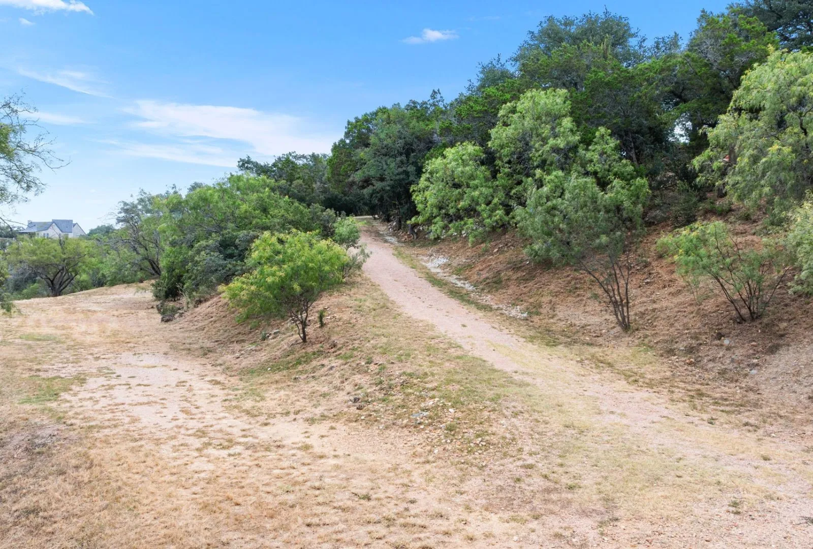 Single Family Residence For Sale in Burnet County , 129 Jewel Lane, Spicewood, Texas 78669, 2 Bedroom, 3 Bathroom, Garage spaces, 2,050 Sqft, built in 1993, mls#21361860, Real Estate Agent in Spicewood, Homes For Sale in Burnet county, Homes For Sale in Spicewood, Realtor in Spicewood Texas, Real Estate Brokerage Independent Realty Texas, Luminita Cordes Realtor