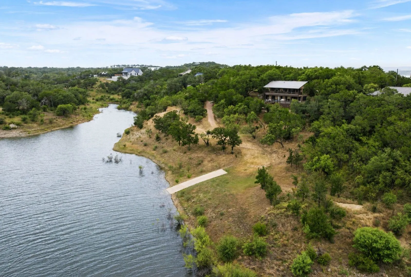 Single Family Residence For Sale in Burnet County , 129 Jewel Lane, Spicewood, Texas 78669, 2 Bedroom, 3 Bathroom, Garage spaces, 2,050 Sqft, built in 1993, mls#21361860, Real Estate Agent in Spicewood, Homes For Sale in Burnet county, Homes For Sale in Spicewood, Realtor in Spicewood Texas, Real Estate Brokerage Independent Realty Texas, Luminita Cordes Realtor