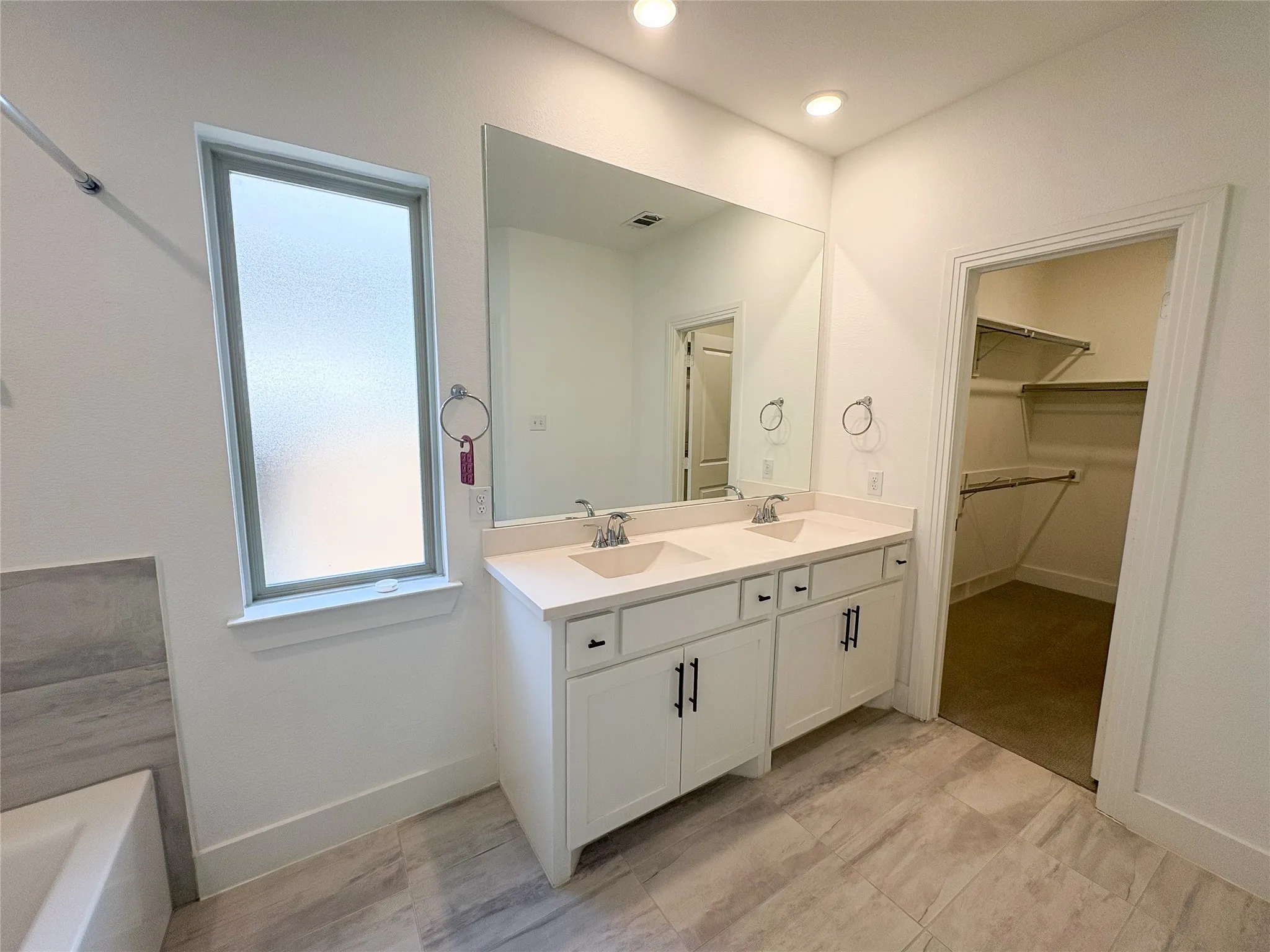 Single Family Residence For Rent in Grayson County , 1741 Horseshoe Lane, Van Alstyne, Texas 75495, 4 Bedroom, 3 Bathroom, 2 Garage spaces, 2,247 Sqft, built in 2022, Price $2,495, mls#21360400, Real Estate Agent in Van Alstyne, Homes For Rent in Grayson county, Homes For Rent in Van Alstyne, Realtor in Van Alstyne Texas, Real Estate Brokerage Independent Realty Texas, Luminita Cordes Realtor