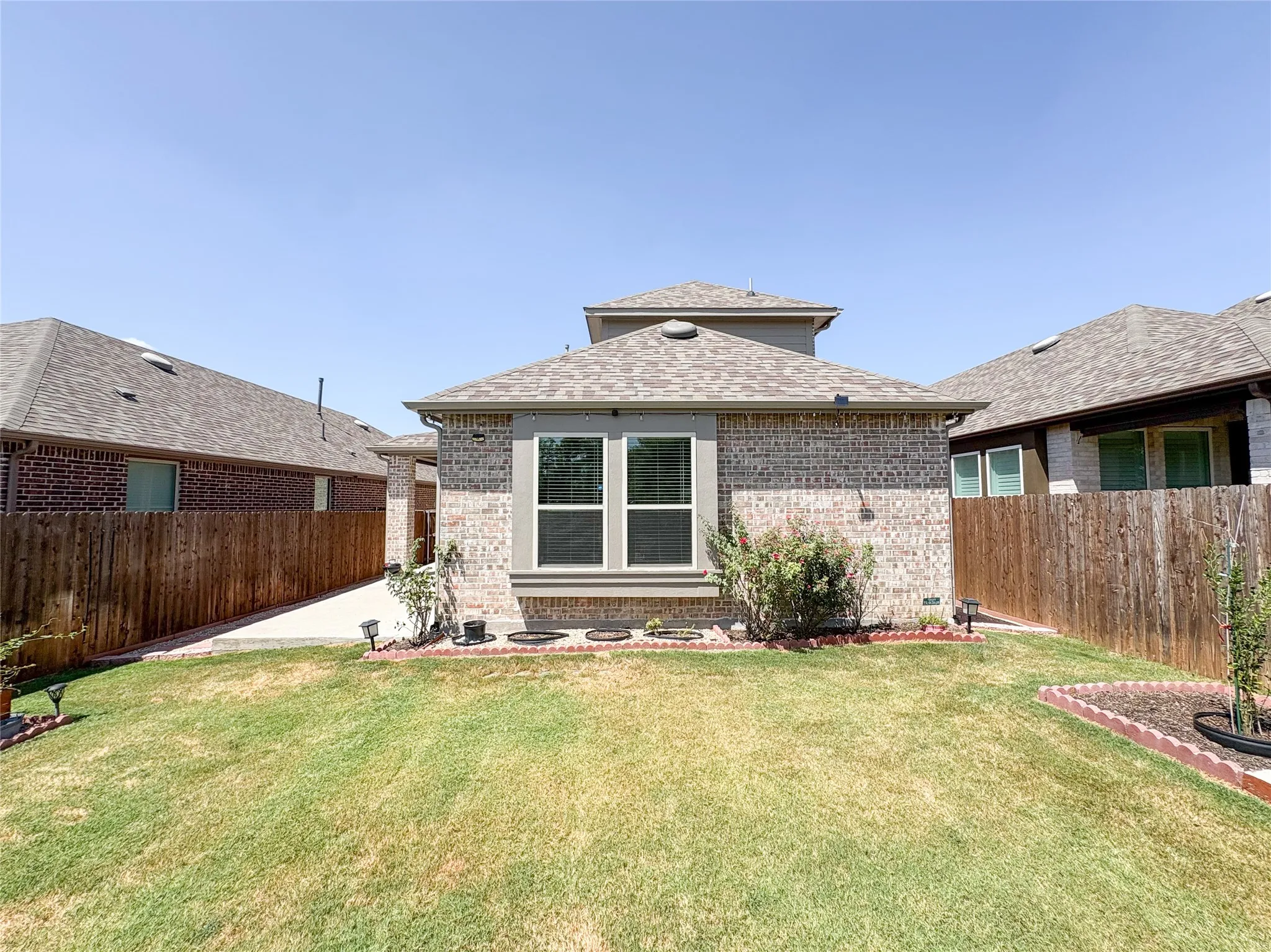 Single Family Residence For Rent in Grayson County , 1741 Horseshoe Lane, Van Alstyne, Texas 75495, 4 Bedroom, 3 Bathroom, 2 Garage spaces, 2,247 Sqft, built in 2022, Price $2,495, mls#21360400, Real Estate Agent in Van Alstyne, Homes For Rent in Grayson county, Homes For Rent in Van Alstyne, Realtor in Van Alstyne Texas, Real Estate Brokerage Independent Realty Texas, Luminita Cordes Realtor