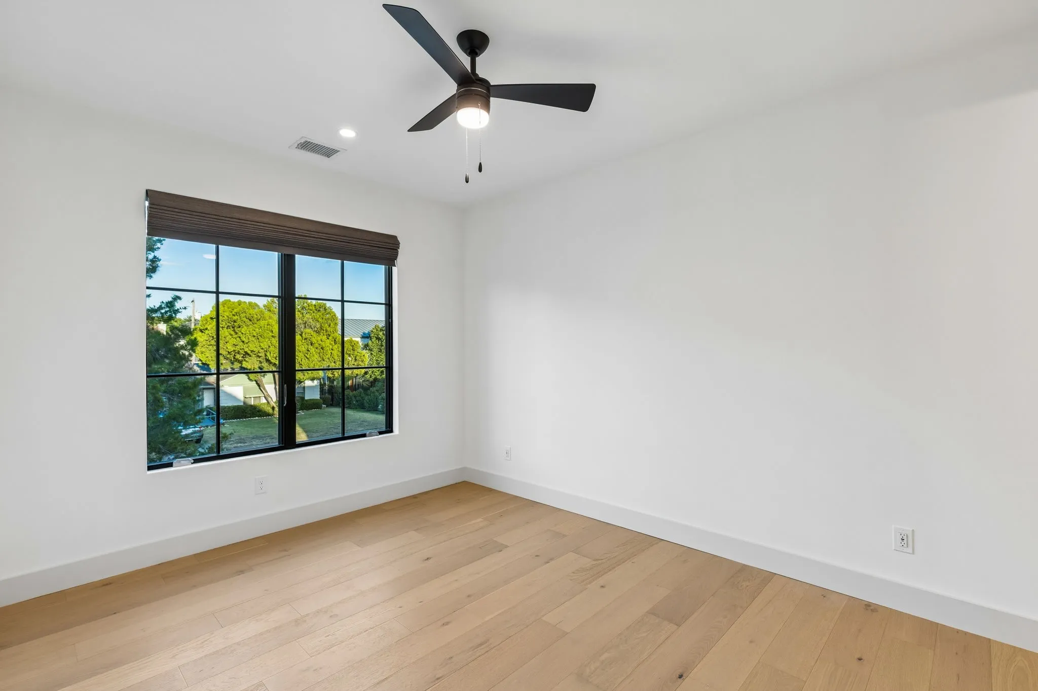 Single Family Residence For Sale in Dallas County , 7403 Robin Road, Dallas, Texas 75209, 5 Bedroom, 5 Bathroom, 2 Garage spaces, 4,202 Sqft, built in 2023, mls#21361424, Real Estate Agent in Dallas, Homes For Sale in Dallas county, Homes For Sale in Dallas, Realtor in Dallas Texas, Real Estate Brokerage Independent Realty Texas, Luminita Cordes Realtor