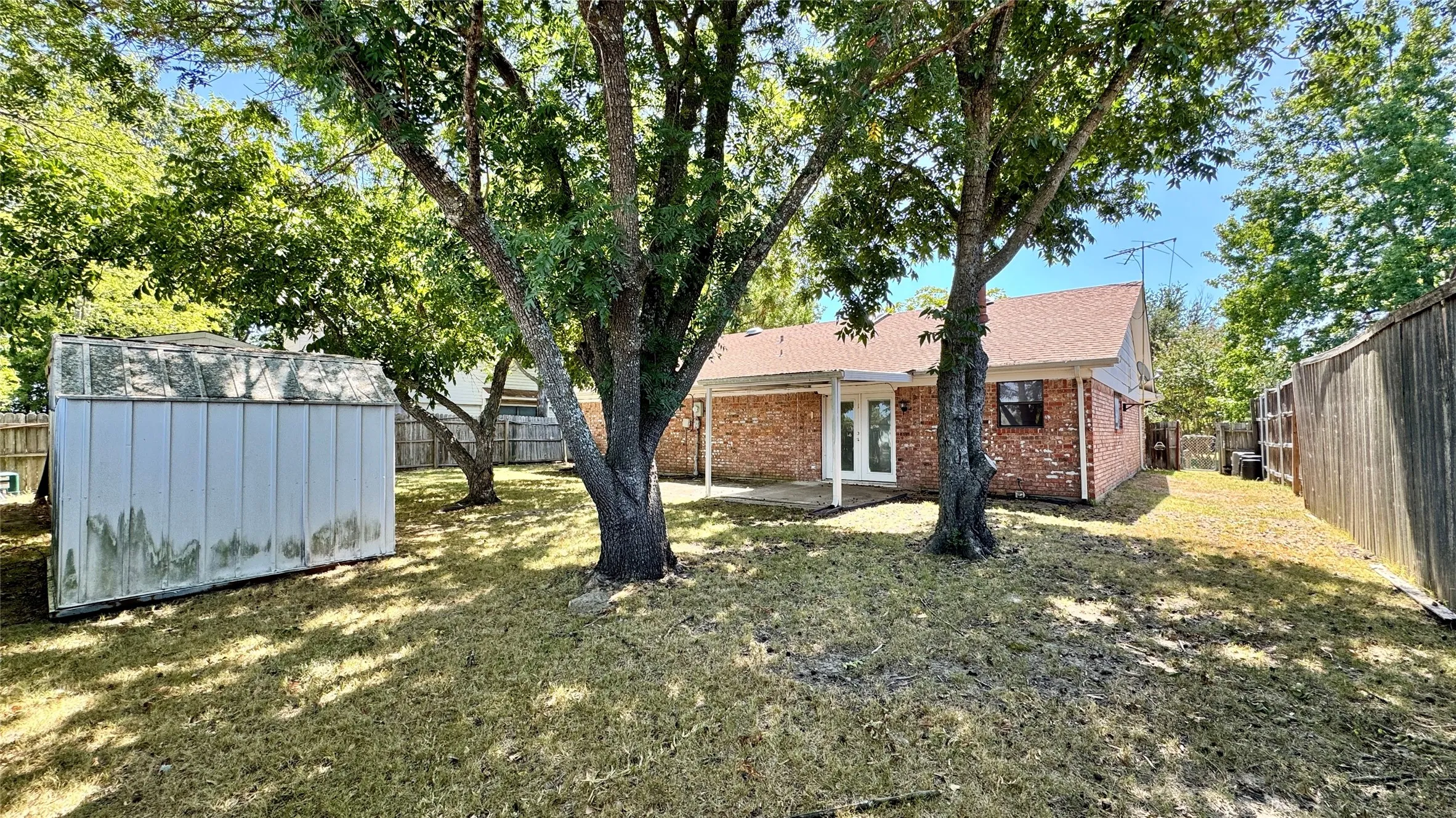 Single Family Residence For Sale in Kaufman County , 1809 Westgate Drive, Terrell, Texas 75160, 4 Bedroom, 2 Bathroom, 2 Garage spaces, 1,457 Sqft, built in 1970, Price $219,900, mls#21361851, Real Estate Agent in Terrell, Homes For Sale in Kaufman county, Homes For Sale in Terrell, Realtor in Terrell Texas, Real Estate Brokerage Independent Realty Texas, Luminita Cordes Realtor