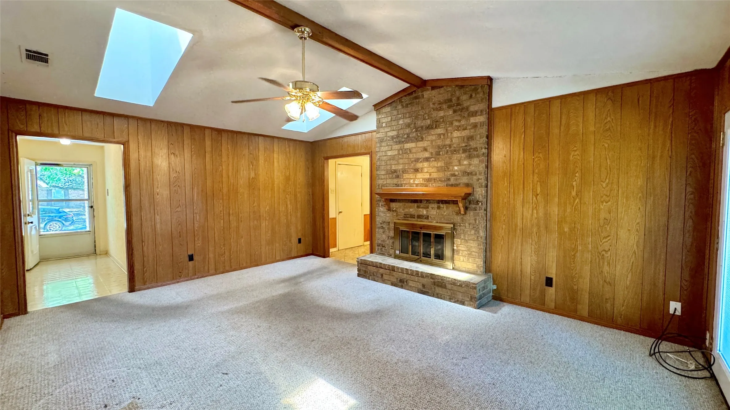 Single Family Residence For Sale in Kaufman County , 1809 Westgate Drive, Terrell, Texas 75160, 4 Bedroom, 2 Bathroom, 2 Garage spaces, 1,457 Sqft, built in 1970, Price $219,900, mls#21361851, Real Estate Agent in Terrell, Homes For Sale in Kaufman county, Homes For Sale in Terrell, Realtor in Terrell Texas, Real Estate Brokerage Independent Realty Texas, Luminita Cordes Realtor