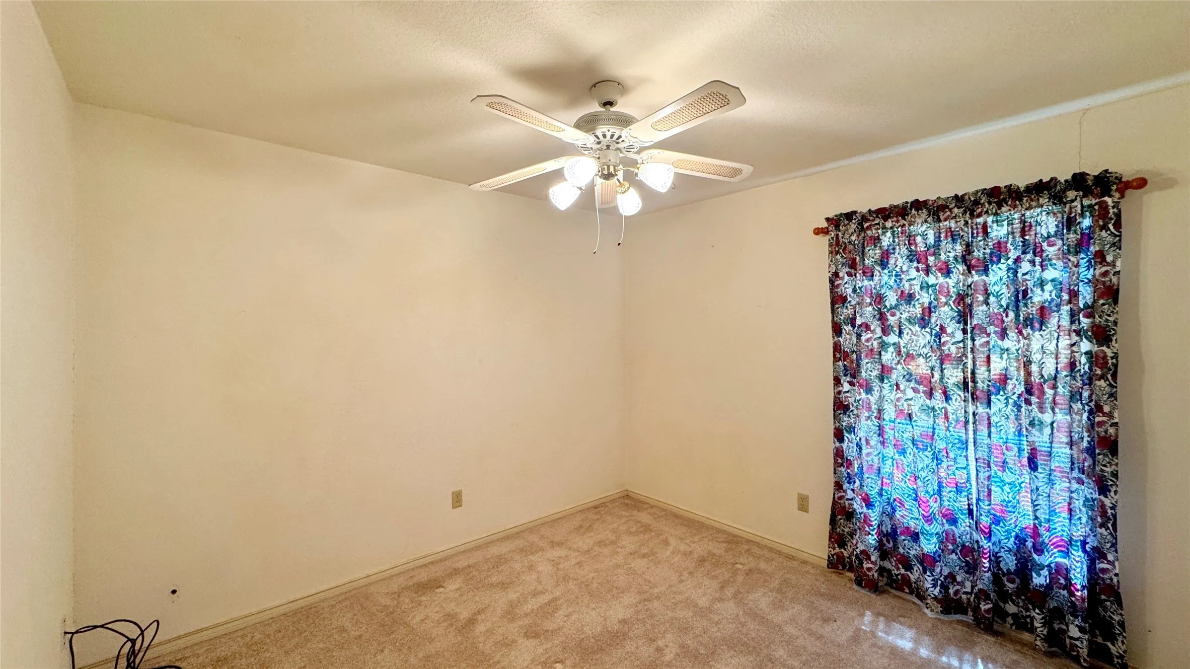 Single Family Residence For Sale in Kaufman County , 1809 Westgate Drive, Terrell, Texas 75160, 4 Bedroom, 2 Bathroom, 2 Garage spaces, 1,457 Sqft, built in 1970, Price $219,900, mls#21361851, Real Estate Agent in Terrell, Homes For Sale in Kaufman county, Homes For Sale in Terrell, Realtor in Terrell Texas, Real Estate Brokerage Independent Realty Texas, Luminita Cordes Realtor