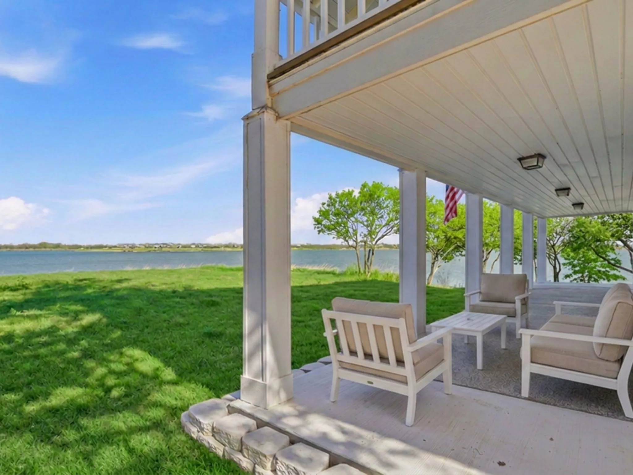 Single Family Residence For Sale in Denton County , 13280 Beach Club Road, The Colony, Texas 75056, 5 Bedroom, 5 Bathroom, 3 Garage spaces, 3,844 Sqft, built in 1977, mls#21361947, Real Estate Agent in The Colony, Homes For Sale in Denton county, Homes For Sale in The Colony, Realtor in The Colony Texas, Real Estate Brokerage Independent Realty Texas, Luminita Cordes Realtor