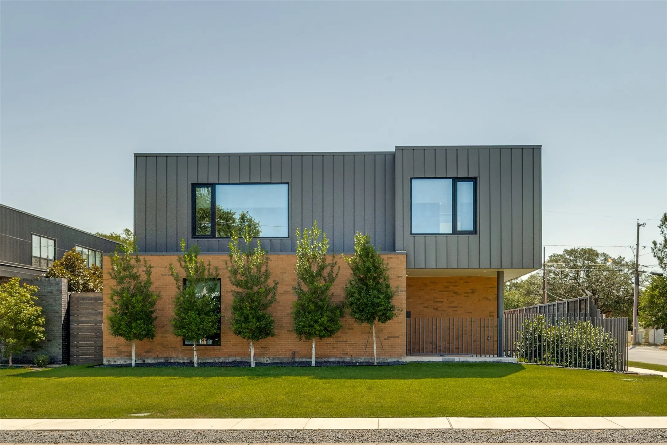 Single Family Residence For Sale in Dallas County , 6802 Prosper Street, Dallas, Texas 75209, 4 Bedroom, 5 Bathroom, 2 Garage spaces, 3,543 Sqft, built in 2024, Price $1,595,000, mls#21359632, Real Estate Agent in Dallas, Homes For Sale in Dallas county, Homes For Sale in Dallas, Realtor in Dallas Texas, Real Estate Brokerage Independent Realty Texas, Luminita Cordes Realtor
