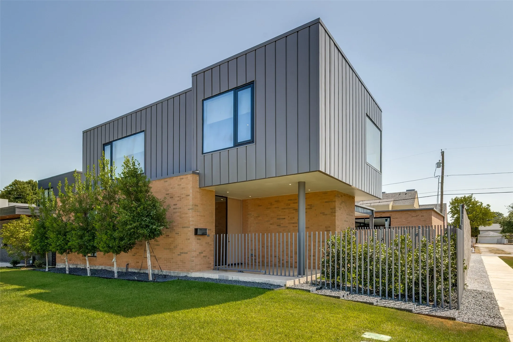 Single Family Residence For Sale in Dallas County , 6802 Prosper Street, Dallas, Texas 75209, 4 Bedroom, 5 Bathroom, 2 Garage spaces, 3,543 Sqft, built in 2024, Price $1,595,000, mls#21359632, Real Estate Agent in Dallas, Homes For Sale in Dallas county, Homes For Sale in Dallas, Realtor in Dallas Texas, Real Estate Brokerage Independent Realty Texas, Luminita Cordes Realtor