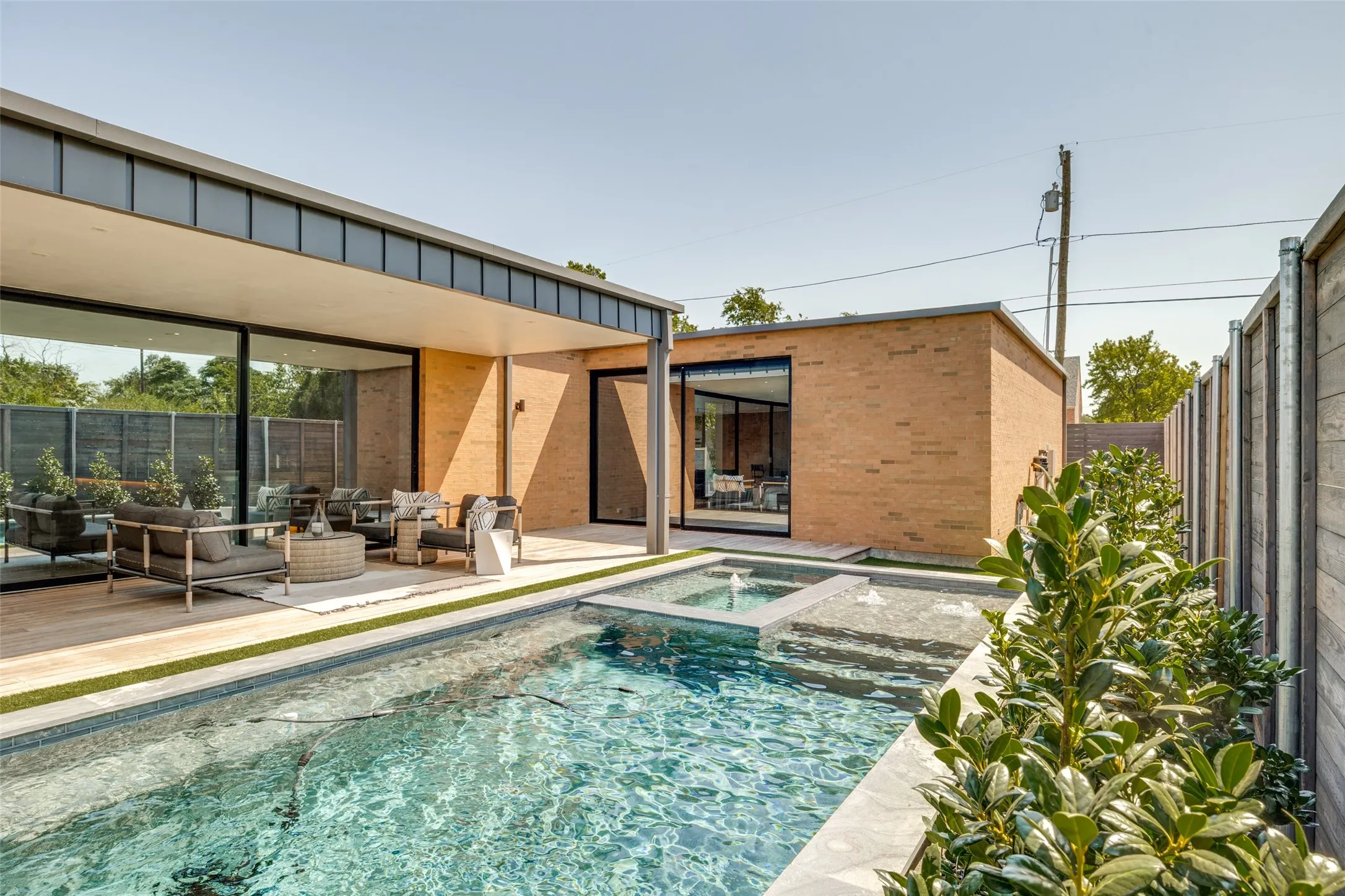 Single Family Residence For Sale in Dallas County , 6802 Prosper Street, Dallas, Texas 75209, 4 Bedroom, 5 Bathroom, 2 Garage spaces, 3,543 Sqft, built in 2024, Price $1,595,000, mls#21359632, Real Estate Agent in Dallas, Homes For Sale in Dallas county, Homes For Sale in Dallas, Realtor in Dallas Texas, Real Estate Brokerage Independent Realty Texas, Luminita Cordes Realtor