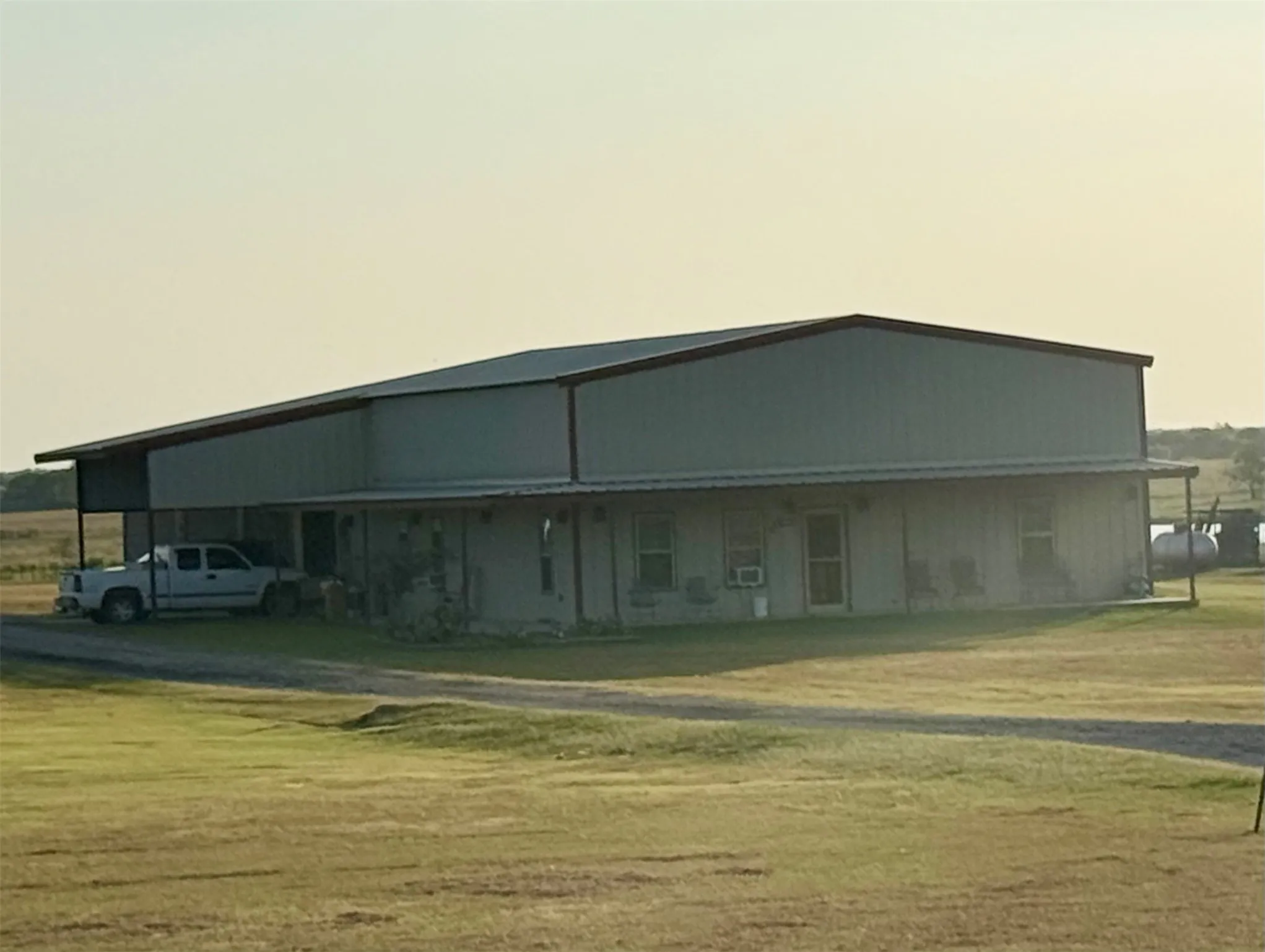 Single Family Residence For Sale in Ellis County , 5085 Fm 1722, Ennis, Texas 75119, 3 Bedroom, 3 Bathroom, 2 Garage spaces, 2,000 Sqft, built in 2018, mls#21361958, Real Estate Agent in Ennis, Homes For Sale in Ellis county, Homes For Sale in Ennis, Realtor in Ennis Texas, Real Estate Brokerage Independent Realty Texas, Luminita Cordes Realtor
