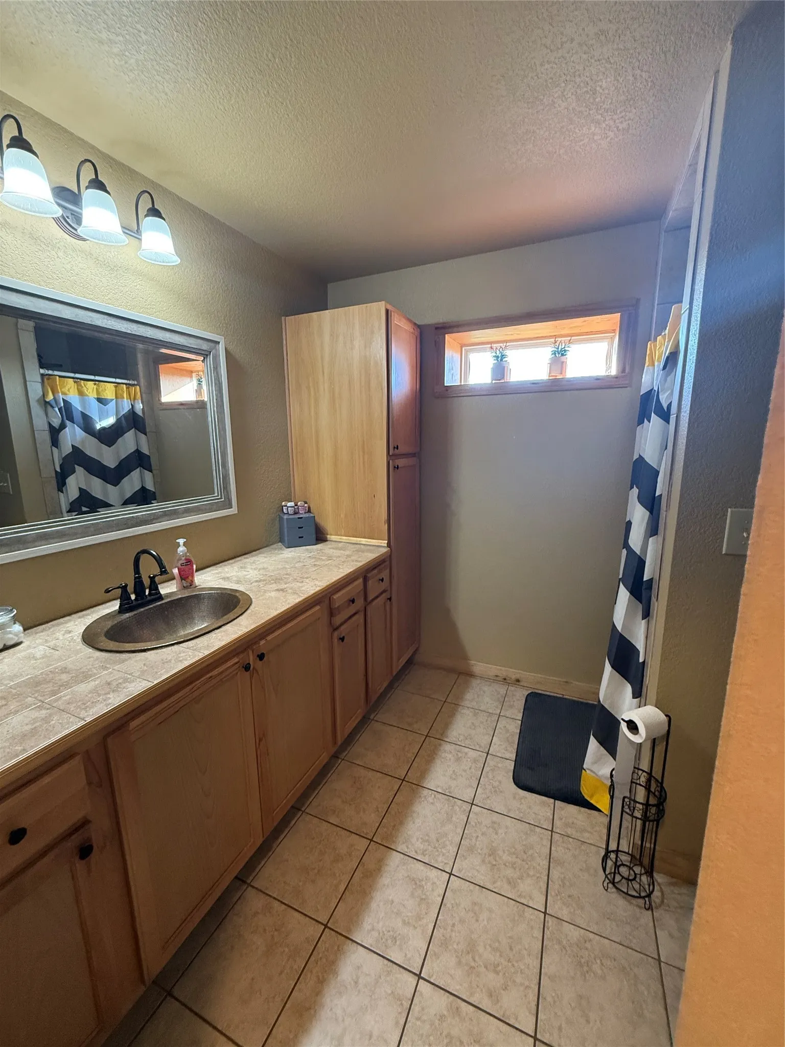 Single Family Residence For Sale in Ellis County , 5085 Fm 1722, Ennis, Texas 75119, 3 Bedroom, 3 Bathroom, 2 Garage spaces, 2,000 Sqft, built in 2018, mls#21361958, Real Estate Agent in Ennis, Homes For Sale in Ellis county, Homes For Sale in Ennis, Realtor in Ennis Texas, Real Estate Brokerage Independent Realty Texas, Luminita Cordes Realtor