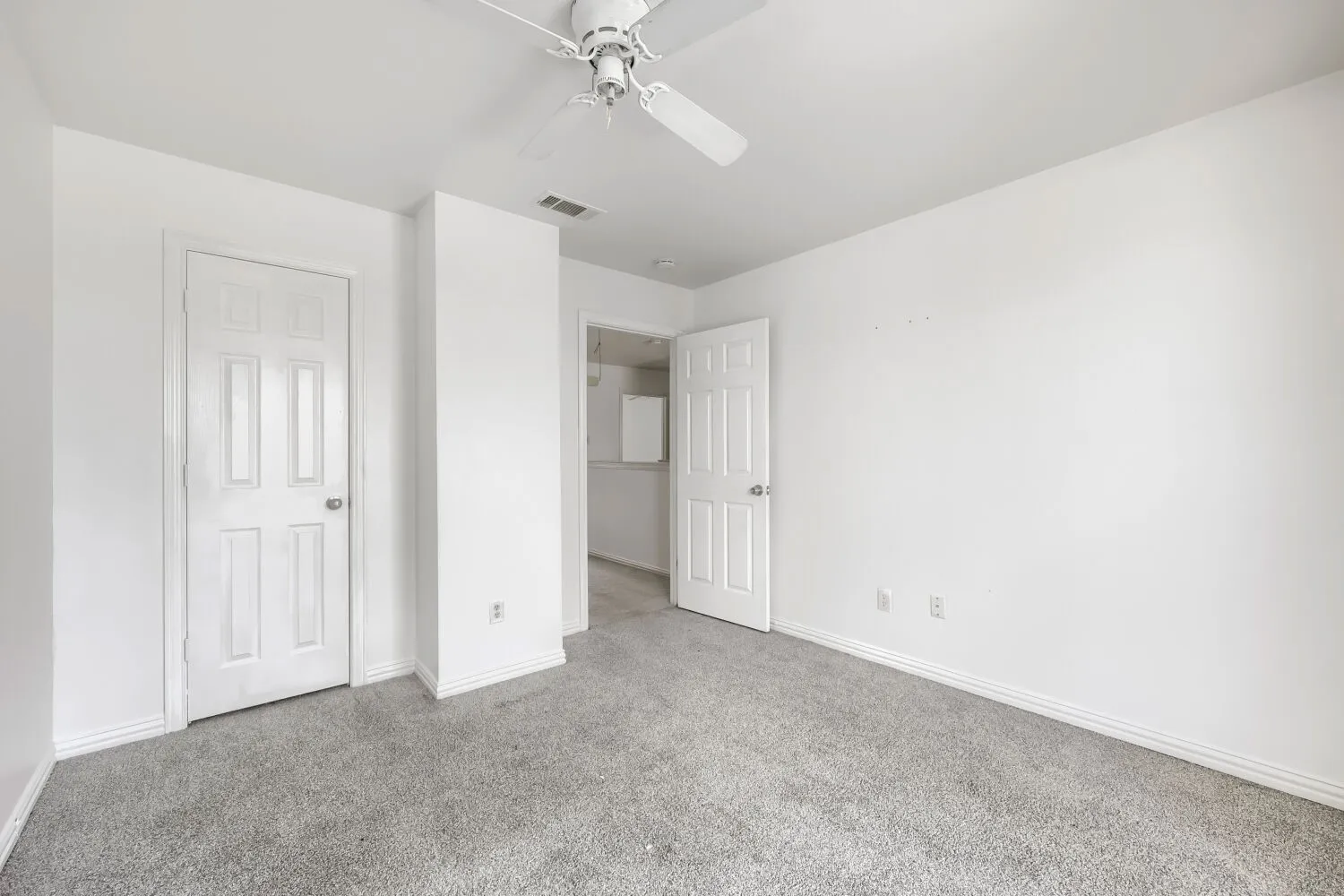 Single Family Residence For Sale in Dallas County , 2709 Maci Court, Seagoville, Texas 75159, 4 Bedroom, 3 Bathroom, 2 Garage spaces, 2,316 Sqft, built in 2007, mls#21356967, Real Estate Agent in Seagoville, Homes For Sale in Dallas county, Homes For Sale in Seagoville, Realtor in Seagoville Texas, Real Estate Brokerage Independent Realty Texas, Luminita Cordes Realtor