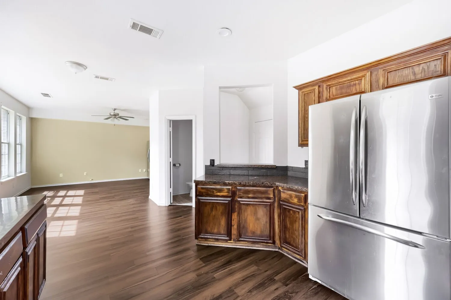 Single Family Residence For Sale in Dallas County , 2709 Maci Court, Seagoville, Texas 75159, 4 Bedroom, 3 Bathroom, 2 Garage spaces, 2,316 Sqft, built in 2007, mls#21356967, Real Estate Agent in Seagoville, Homes For Sale in Dallas county, Homes For Sale in Seagoville, Realtor in Seagoville Texas, Real Estate Brokerage Independent Realty Texas, Luminita Cordes Realtor