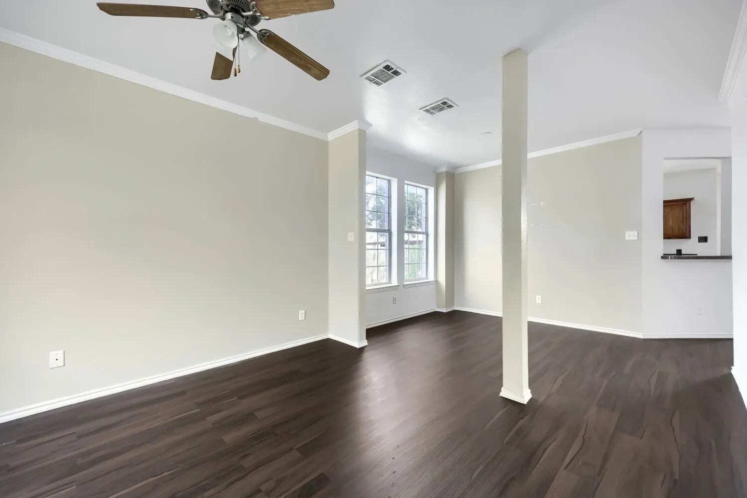 Single Family Residence For Sale in Dallas County , 2709 Maci Court, Seagoville, Texas 75159, 4 Bedroom, 3 Bathroom, 2 Garage spaces, 2,316 Sqft, built in 2007, mls#21356967, Real Estate Agent in Seagoville, Homes For Sale in Dallas county, Homes For Sale in Seagoville, Realtor in Seagoville Texas, Real Estate Brokerage Independent Realty Texas, Luminita Cordes Realtor