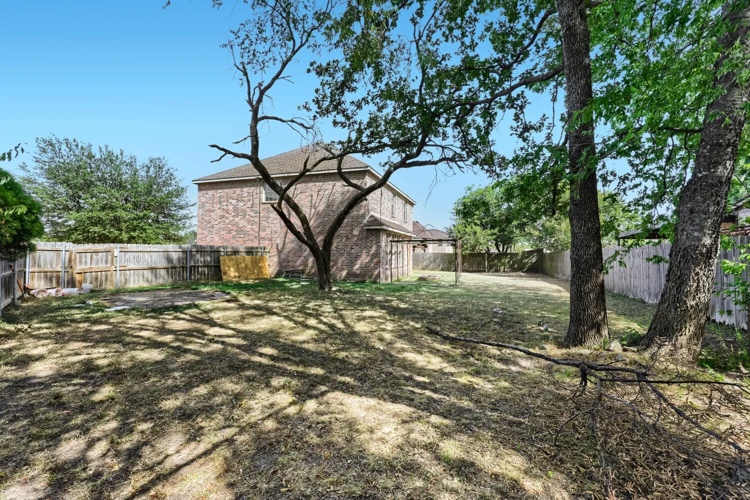 Single Family Residence For Sale in Dallas County , 2709 Maci Court, Seagoville, Texas 75159, 4 Bedroom, 3 Bathroom, 2 Garage spaces, 2,316 Sqft, built in 2007, mls#21356967, Real Estate Agent in Seagoville, Homes For Sale in Dallas county, Homes For Sale in Seagoville, Realtor in Seagoville Texas, Real Estate Brokerage Independent Realty Texas, Luminita Cordes Realtor