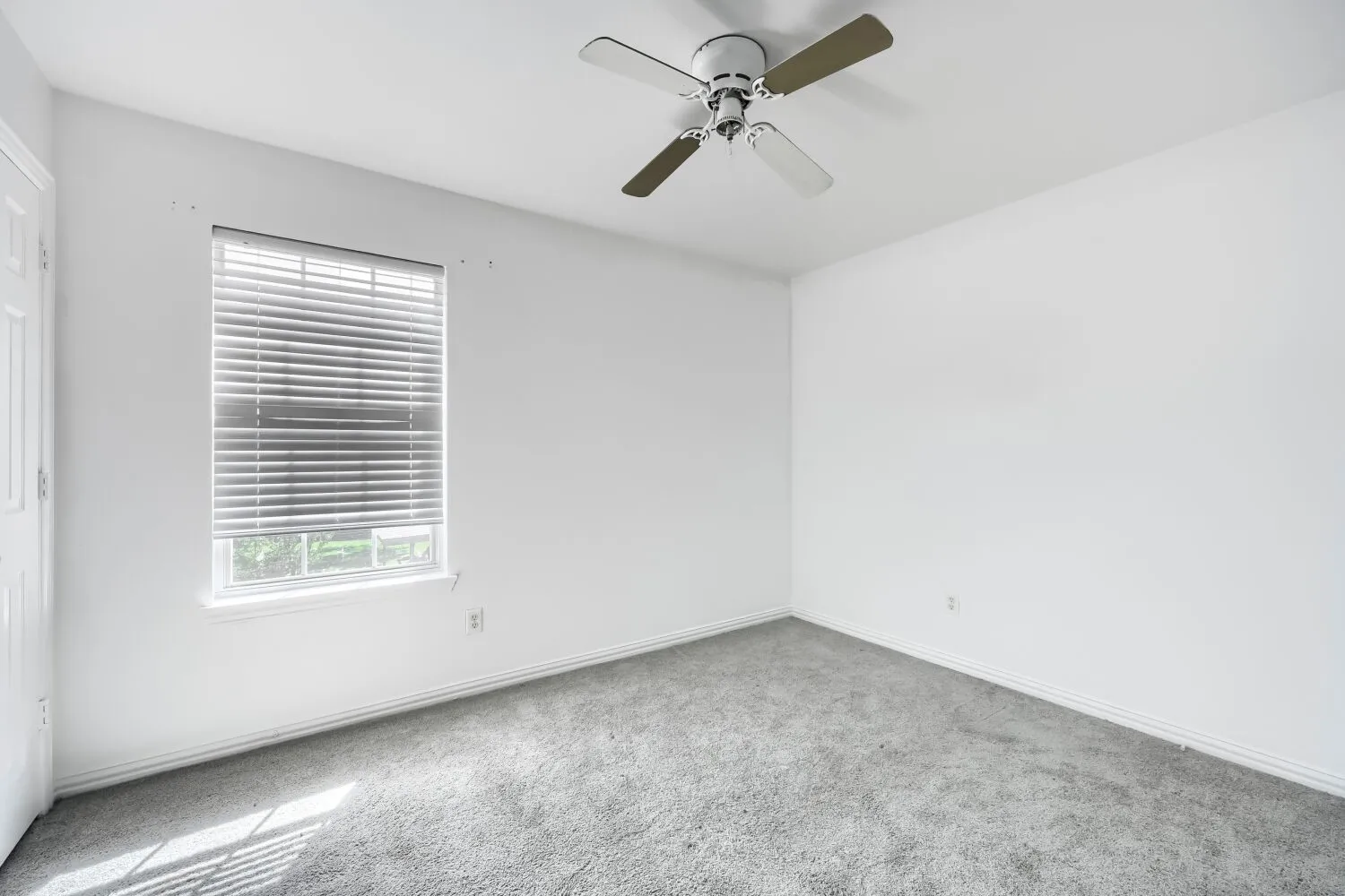 Single Family Residence For Sale in Dallas County , 2709 Maci Court, Seagoville, Texas 75159, 4 Bedroom, 3 Bathroom, 2 Garage spaces, 2,316 Sqft, built in 2007, mls#21356967, Real Estate Agent in Seagoville, Homes For Sale in Dallas county, Homes For Sale in Seagoville, Realtor in Seagoville Texas, Real Estate Brokerage Independent Realty Texas, Luminita Cordes Realtor