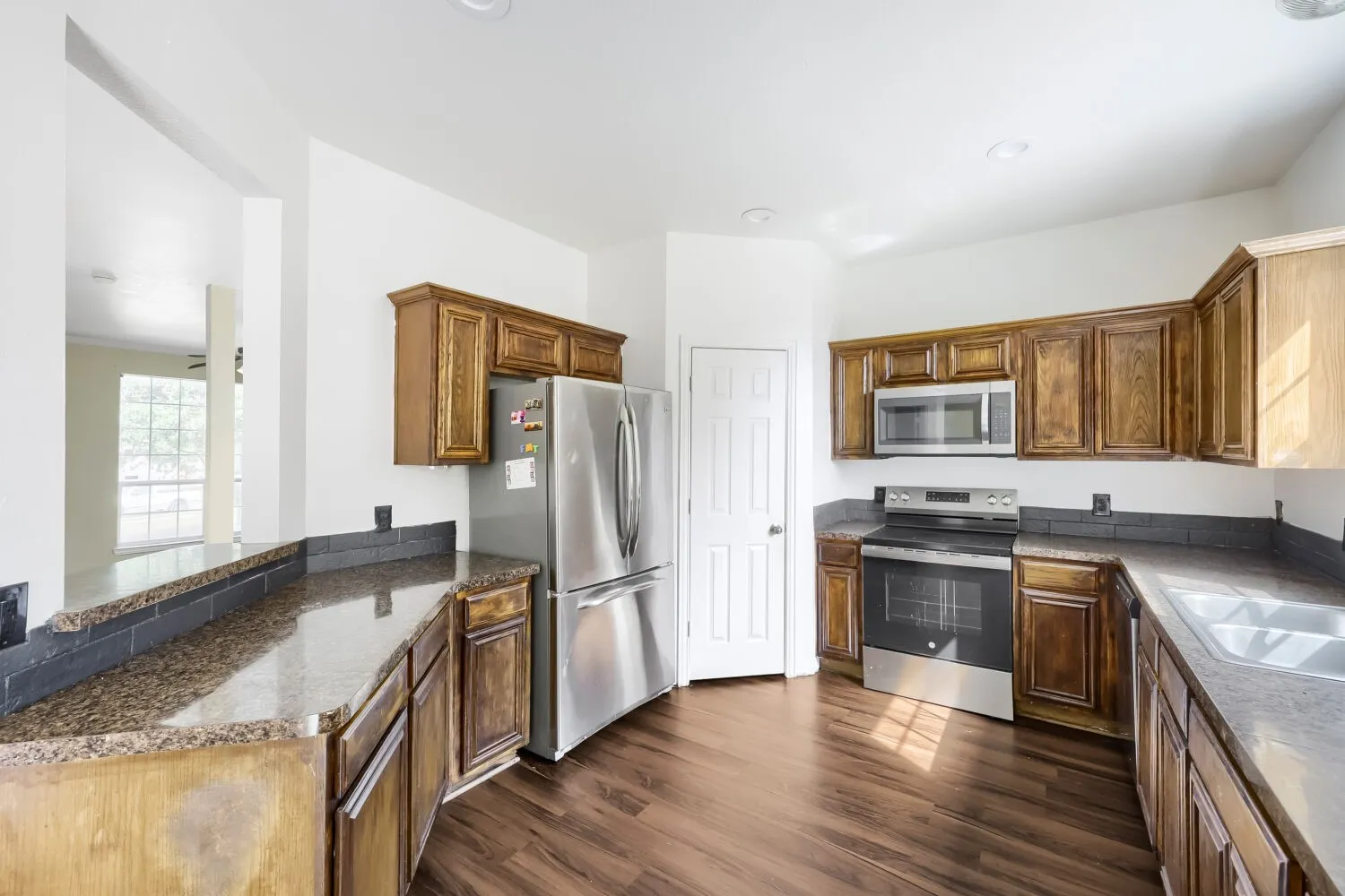 Single Family Residence For Sale in Dallas County , 2709 Maci Court, Seagoville, Texas 75159, 4 Bedroom, 3 Bathroom, 2 Garage spaces, 2,316 Sqft, built in 2007, mls#21356967, Real Estate Agent in Seagoville, Homes For Sale in Dallas county, Homes For Sale in Seagoville, Realtor in Seagoville Texas, Real Estate Brokerage Independent Realty Texas, Luminita Cordes Realtor