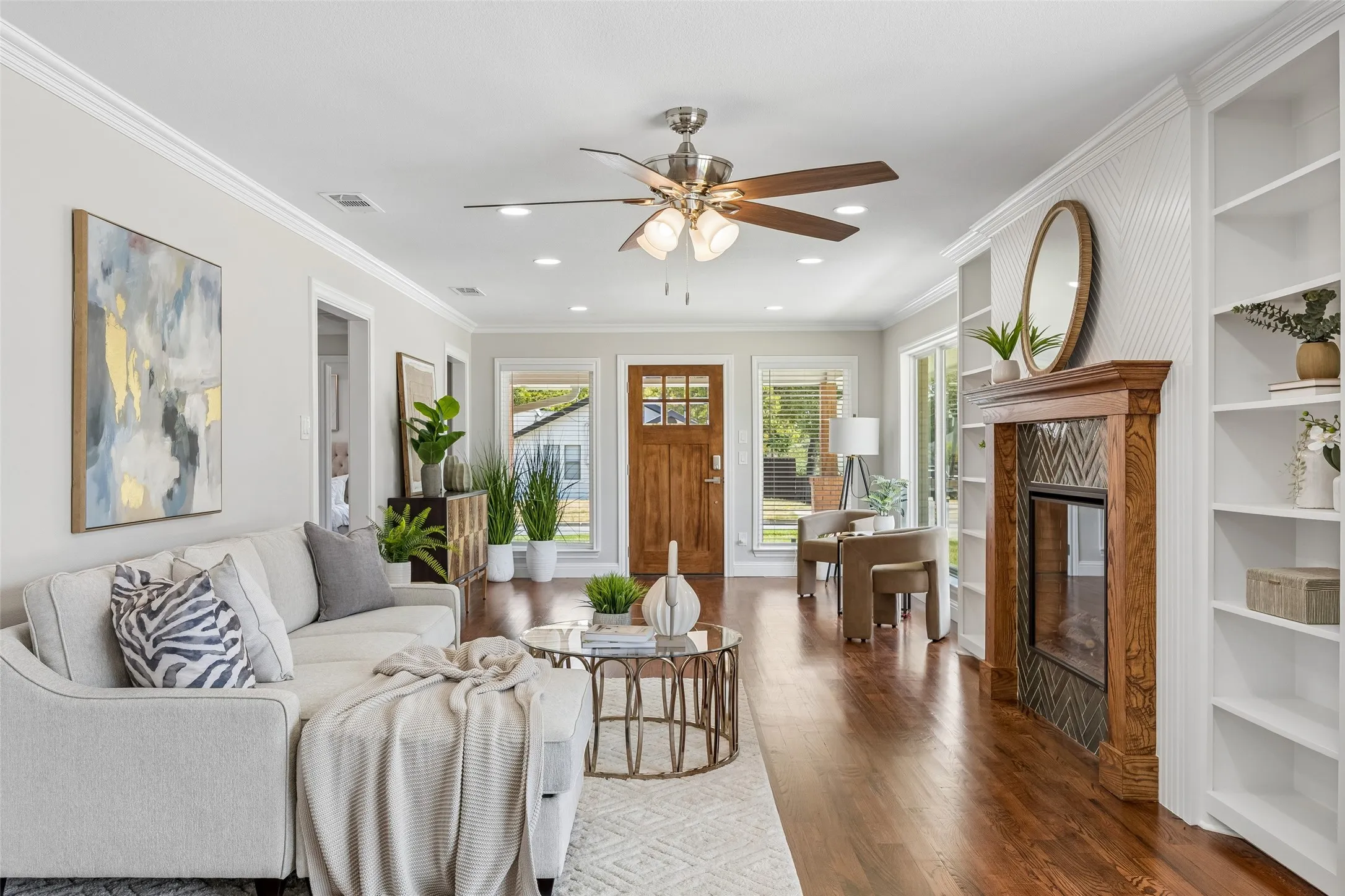 Single Family Residence For Sale in Dallas County , 1231 S Montclair Avenue, Dallas, Texas 75208, 4 Bedroom, 3 Bathroom, 2 Garage spaces, 3,281 Sqft, built in 1940, mls#21351622, Real Estate Agent in Dallas, Homes For Sale in Dallas county, Homes For Sale in Dallas, Realtor in Dallas Texas, Real Estate Brokerage Independent Realty Texas, Luminita Cordes Realtor