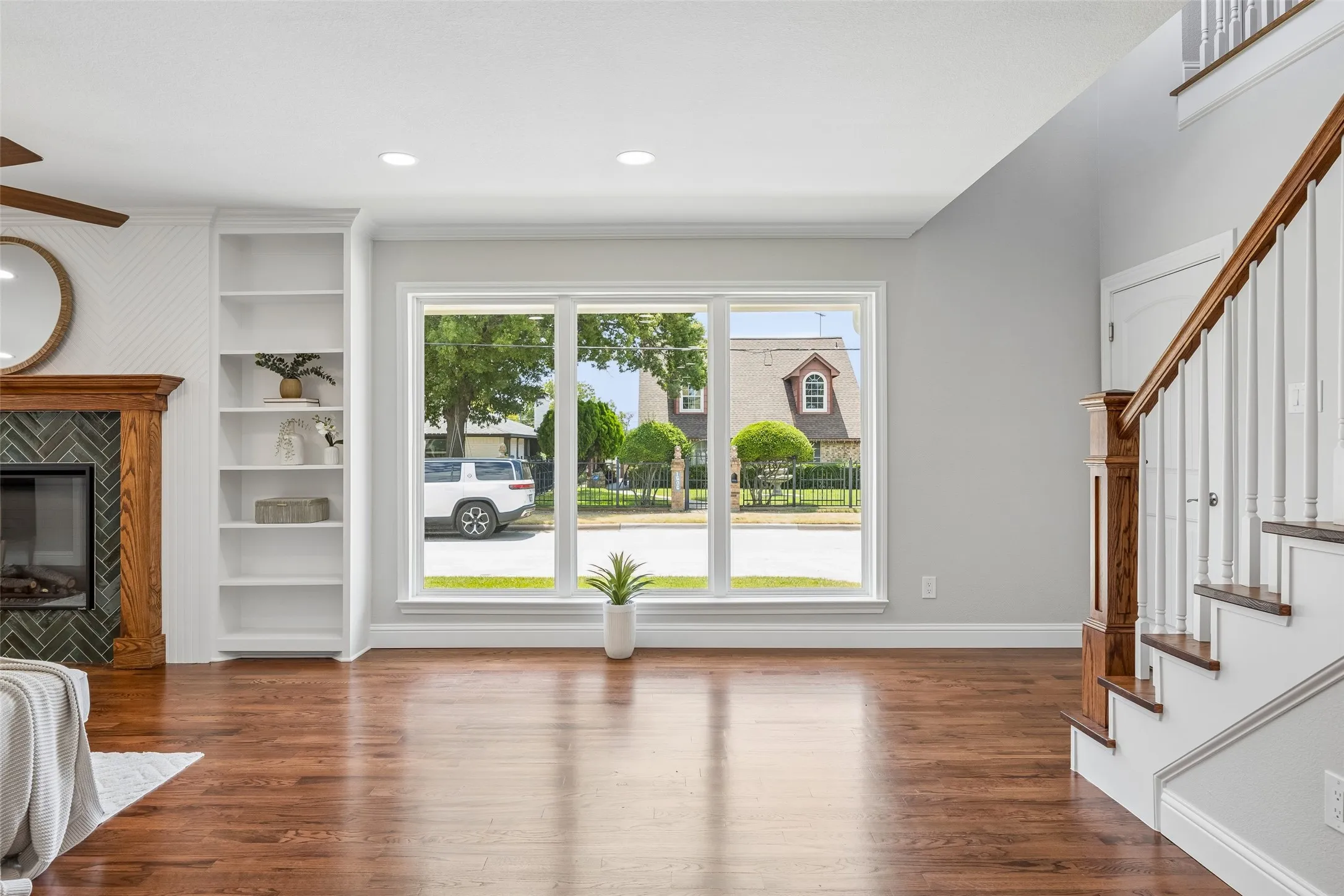 Single Family Residence For Sale in Dallas County , 1231 S Montclair Avenue, Dallas, Texas 75208, 4 Bedroom, 3 Bathroom, 2 Garage spaces, 3,281 Sqft, built in 1940, mls#21351622, Real Estate Agent in Dallas, Homes For Sale in Dallas county, Homes For Sale in Dallas, Realtor in Dallas Texas, Real Estate Brokerage Independent Realty Texas, Luminita Cordes Realtor