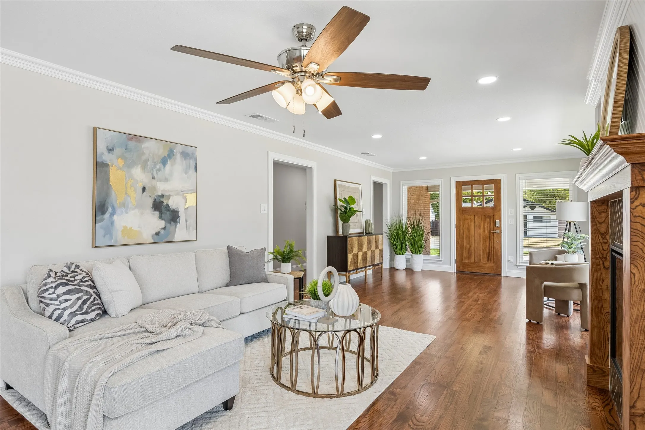 Single Family Residence For Sale in Dallas County , 1231 S Montclair Avenue, Dallas, Texas 75208, 4 Bedroom, 3 Bathroom, 2 Garage spaces, 3,281 Sqft, built in 1940, mls#21351622, Real Estate Agent in Dallas, Homes For Sale in Dallas county, Homes For Sale in Dallas, Realtor in Dallas Texas, Real Estate Brokerage Independent Realty Texas, Luminita Cordes Realtor