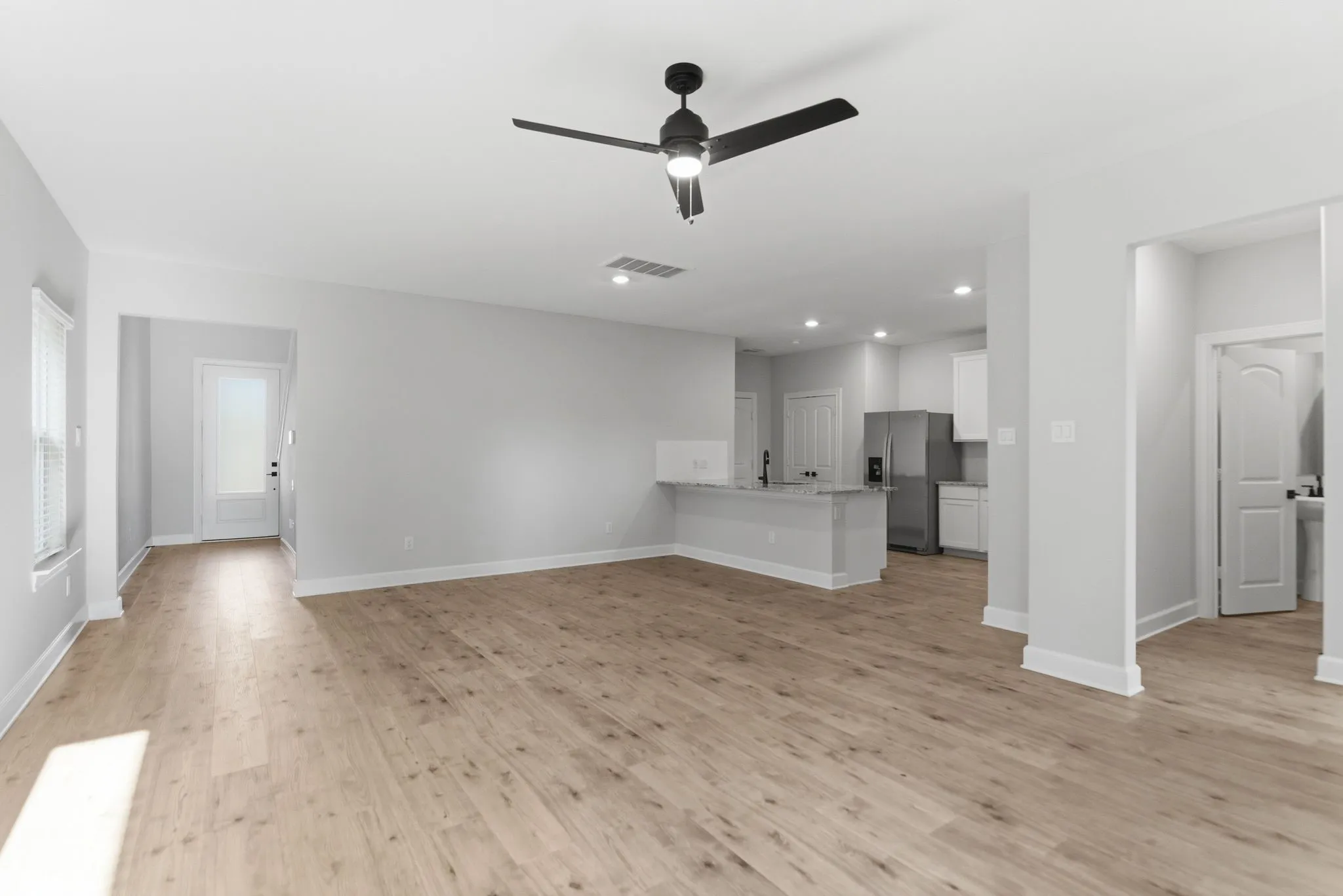 Single Family Residence For Rent in Collin County , 1308 Windermere Way, Princeton, Texas 75407, 5 Bedroom, 3 Bathroom, 2 Garage spaces, 2,533 Sqft, built in 2022, mls#21361963, Real Estate Agent in Princeton, Homes For Rent in Collin county, Homes For Rent in Princeton, Realtor in Princeton Texas, Real Estate Brokerage Independent Realty Texas, Luminita Cordes Realtor