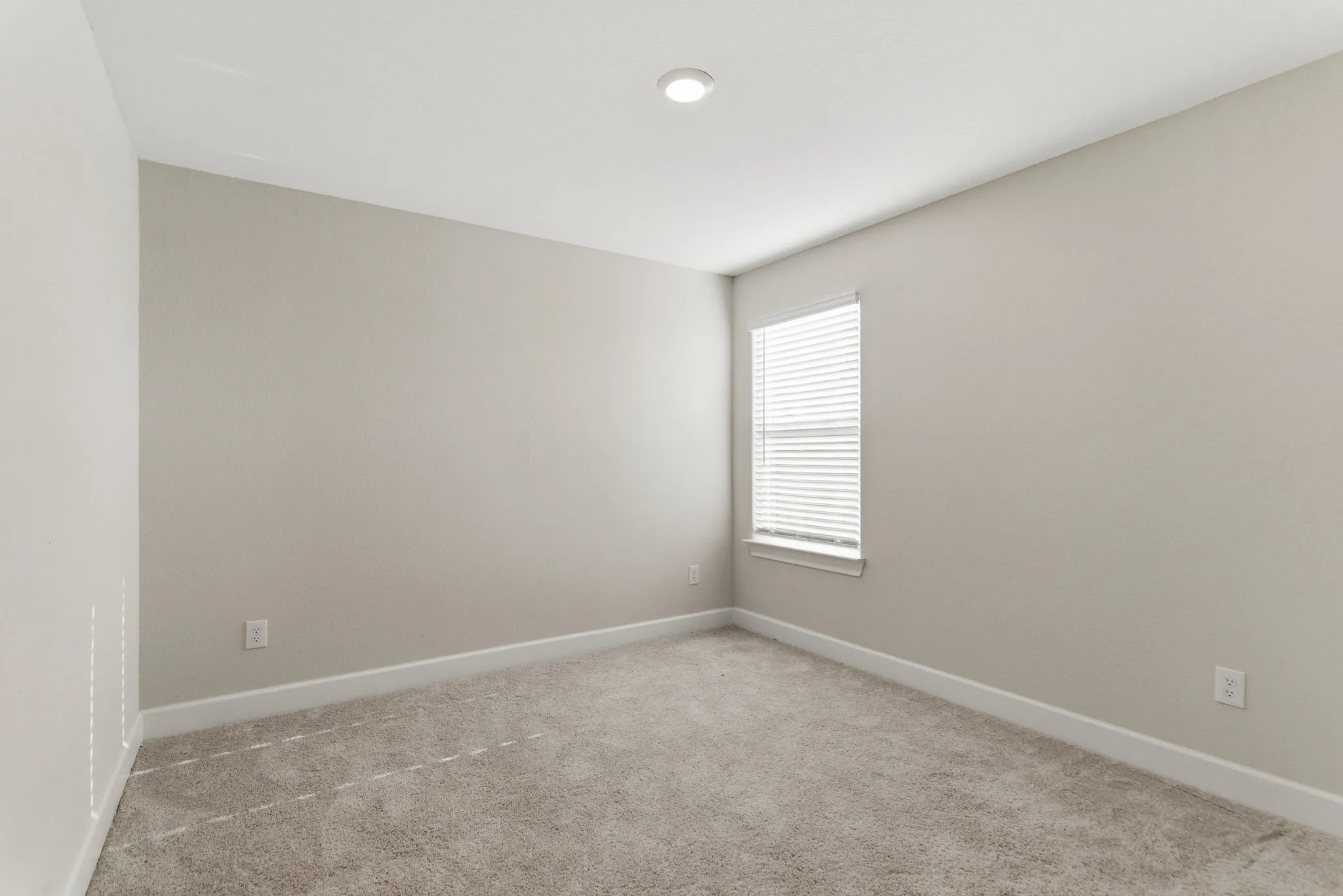 Single Family Residence For Rent in Collin County , 1308 Windermere Way, Princeton, Texas 75407, 5 Bedroom, 3 Bathroom, 2 Garage spaces, 2,533 Sqft, built in 2022, mls#21361963, Real Estate Agent in Princeton, Homes For Rent in Collin county, Homes For Rent in Princeton, Realtor in Princeton Texas, Real Estate Brokerage Independent Realty Texas, Luminita Cordes Realtor