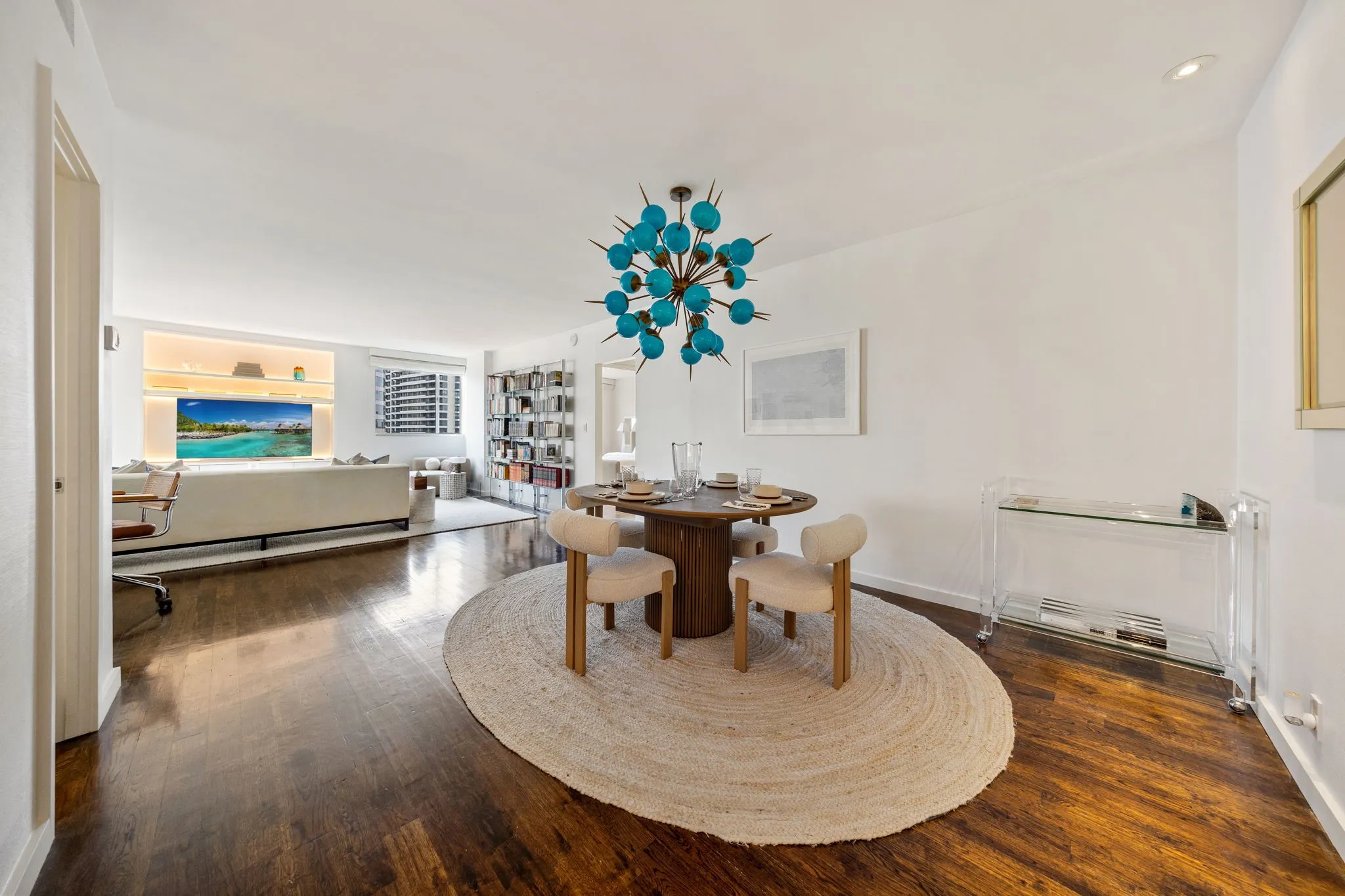 Condominium For Rent in Dallas County , 3701 Turtle Creek Boulevard, Dallas, Texas 75219, 1 Bedroom, 1 Bathroom, 2 Garage spaces, 793 Sqft, built in 1962, mls#21360610, Real Estate Agent in Dallas, Homes For Rent in Dallas county, Homes For Rent in Dallas, Realtor in Dallas Texas, Real Estate Brokerage Independent Realty Texas, Luminita Cordes Realtor