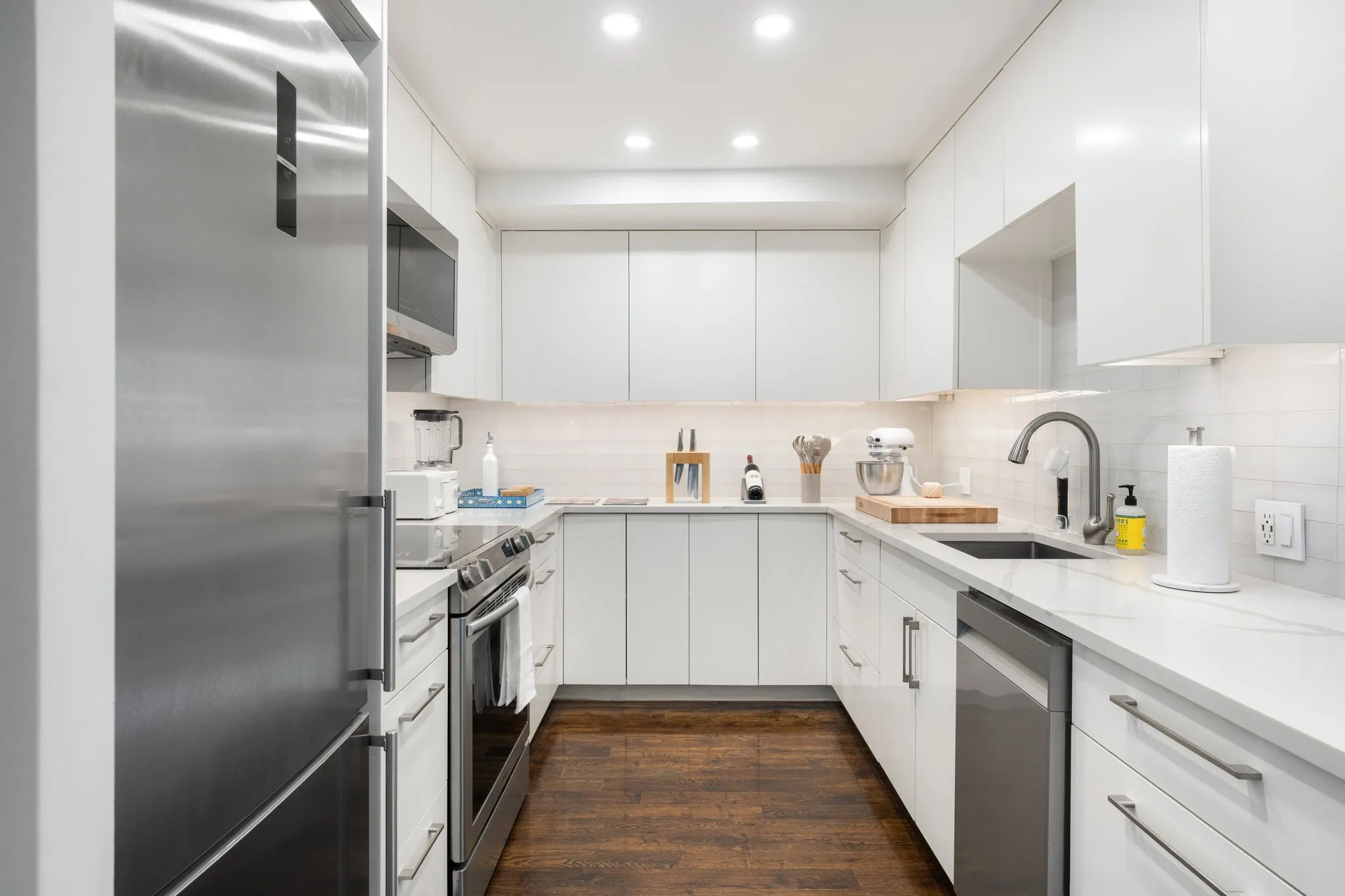Condominium For Rent in Dallas County , 3701 Turtle Creek Boulevard, Dallas, Texas 75219, 1 Bedroom, 1 Bathroom, 2 Garage spaces, 793 Sqft, built in 1962, mls#21360610, Real Estate Agent in Dallas, Homes For Rent in Dallas county, Homes For Rent in Dallas, Realtor in Dallas Texas, Real Estate Brokerage Independent Realty Texas, Luminita Cordes Realtor
