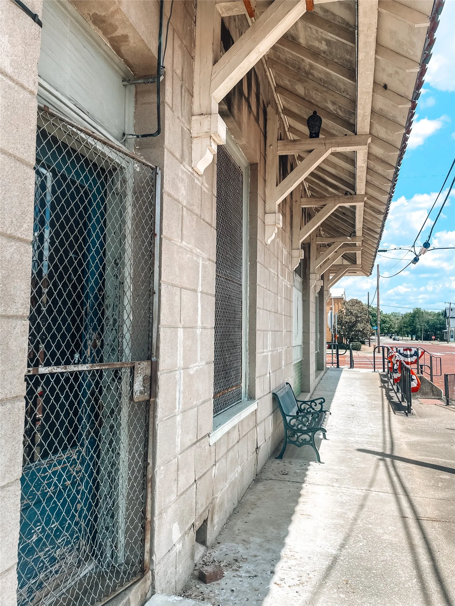 Retail For Sale in Van Zandt County , 201 N Fourth, Wills Point, Texas 75169, 0, 0, Garage spaces, 7,347 Sqft, built in 1900, Price $995,000, mls#21358597, Real Estate Agent in Wills Point, Homes For Sale in Van Zandt county, Homes For Sale in Wills Point, Realtor in Wills Point Texas, Real Estate Brokerage Independent Realty Texas, Luminita Cordes Realtor