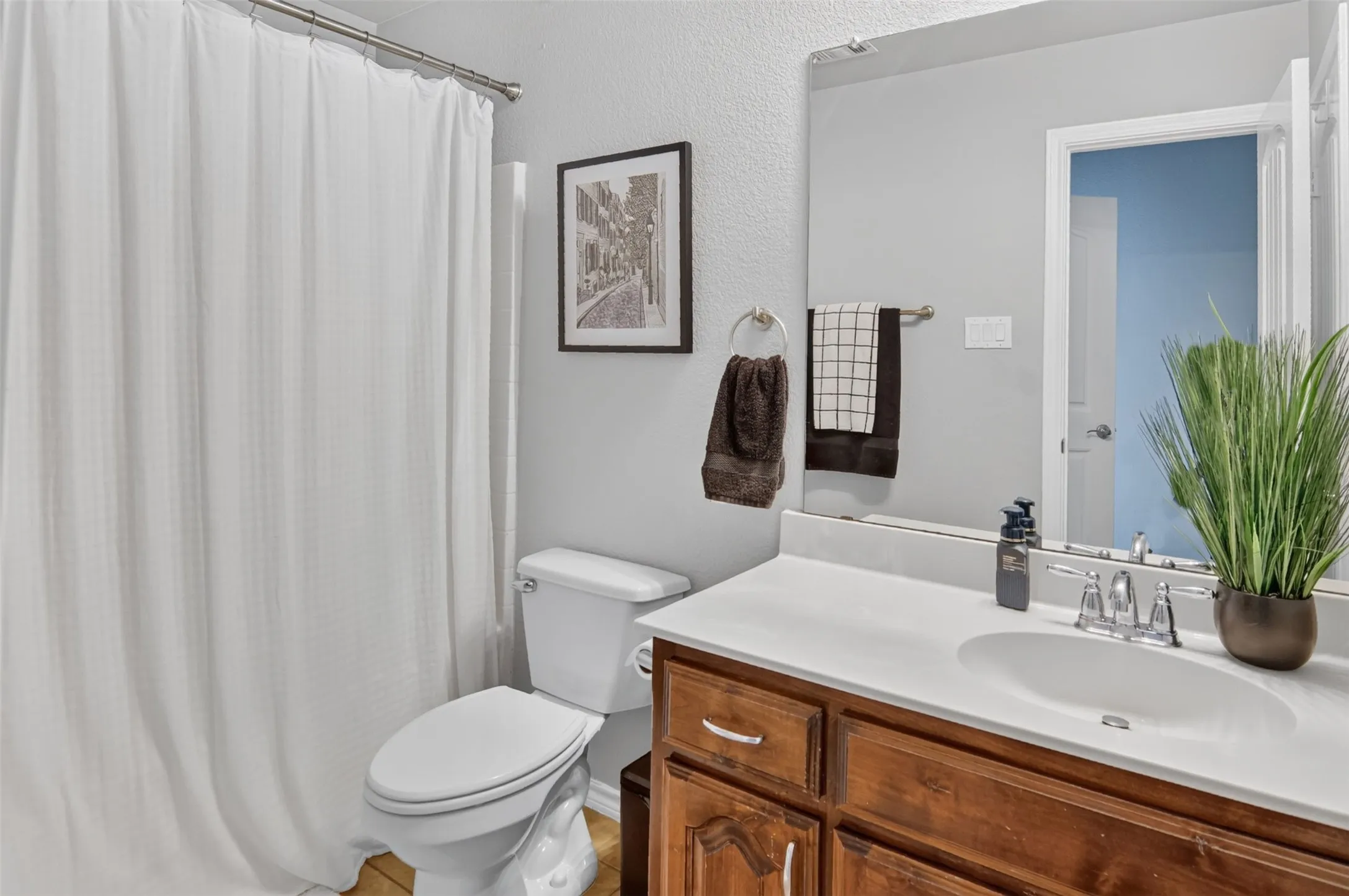 the other full bath on the second floor