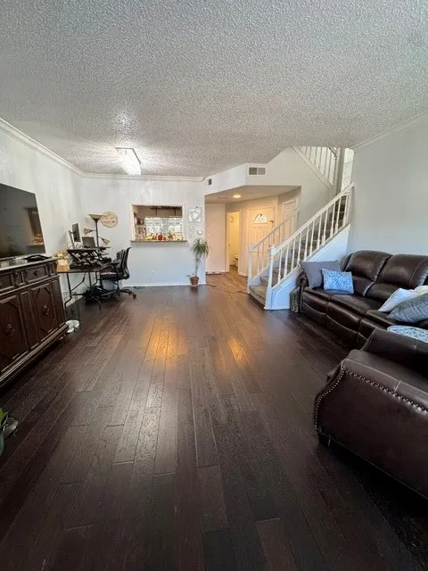Townhouse For Sale in Dallas County , 2411 Northlake Court, Irving, Texas 75038, 2 Bedroom, 3 Bathroom, Garage spaces, 1,176 Sqft, built in 1983, mls#21361977, Real Estate Agent in Irving, Homes For Sale in Dallas county, Homes For Sale in Irving, Realtor in Irving Texas, Real Estate Brokerage Independent Realty Texas, Luminita Cordes Realtor